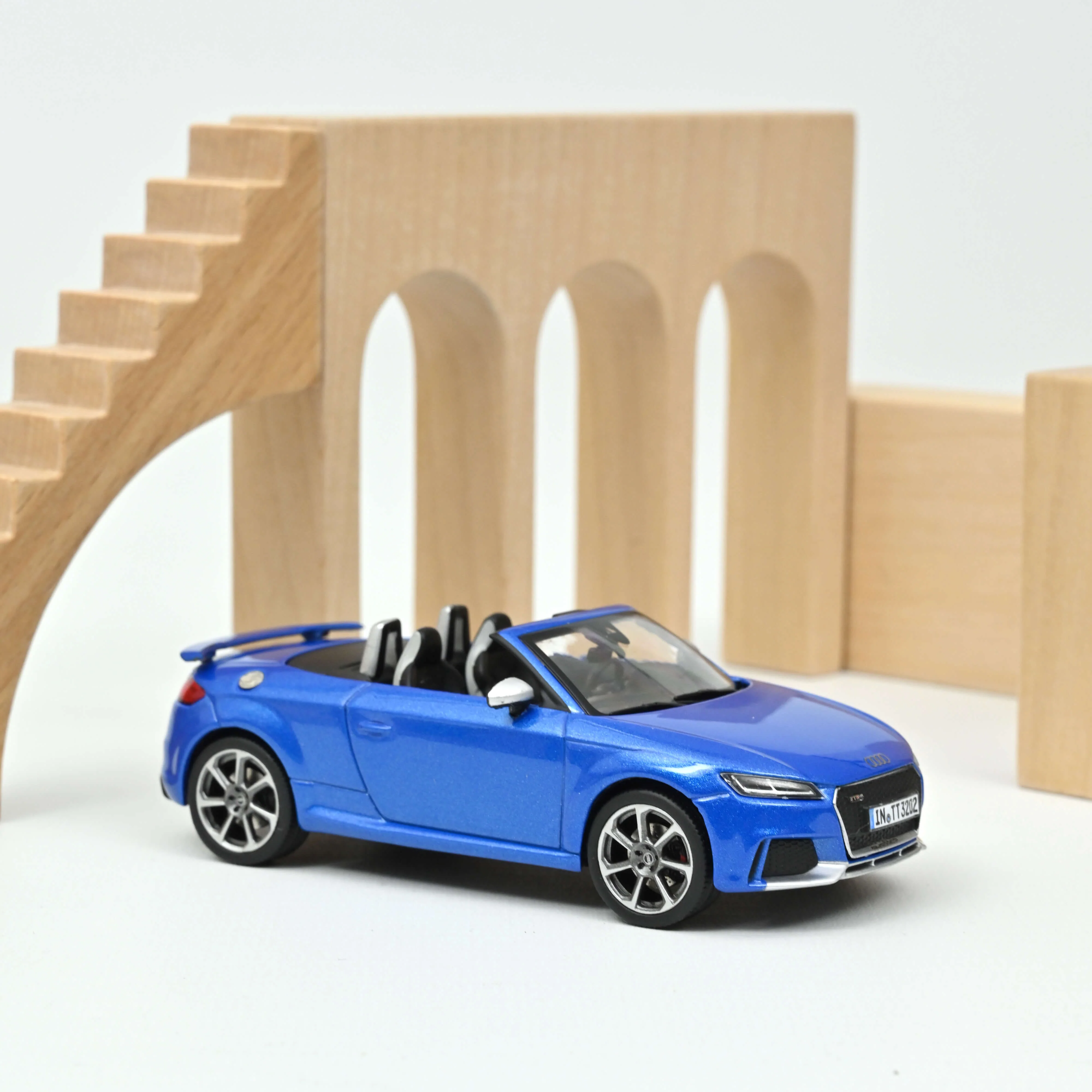 Audi TT RS Roadster Bleu Ara 1/43