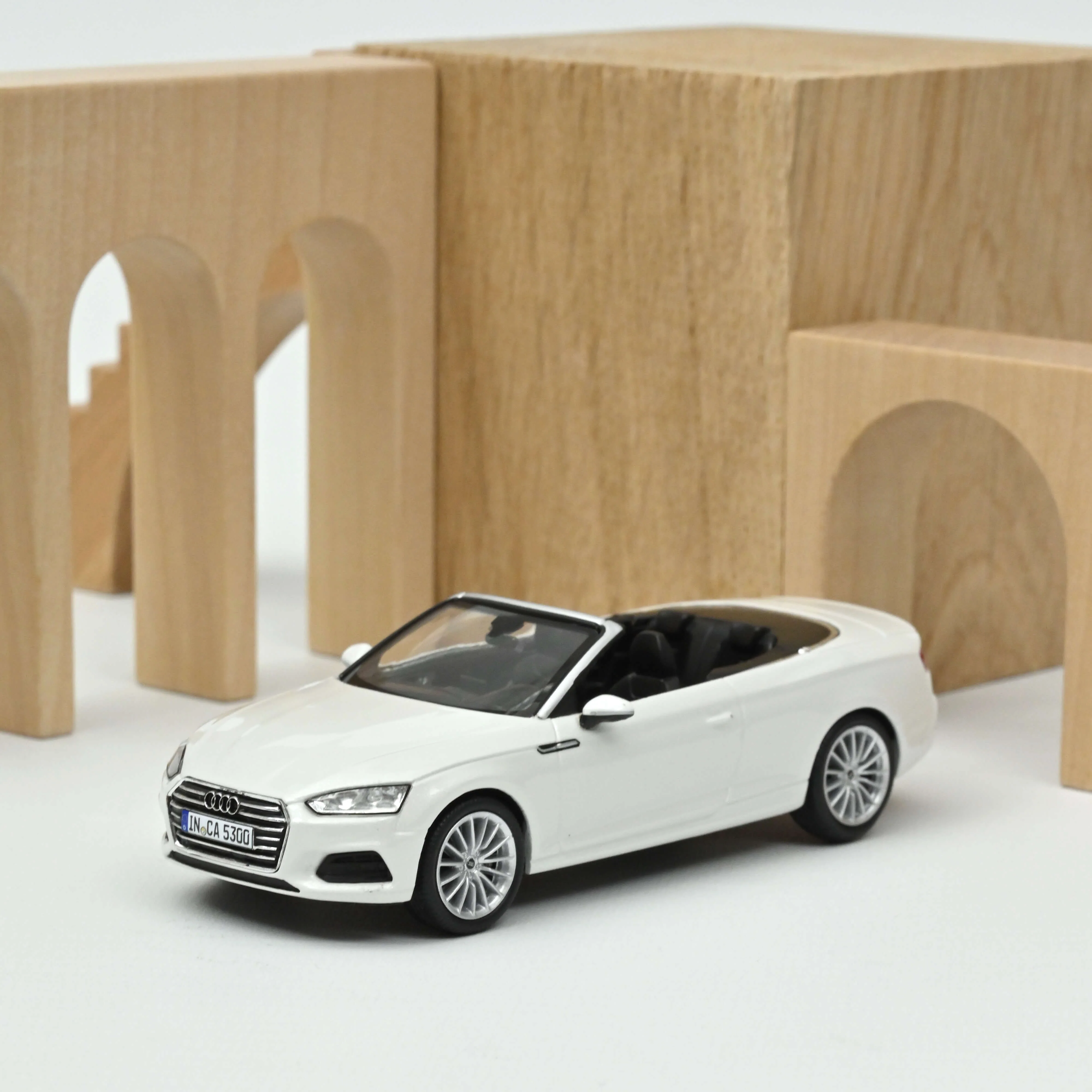 Audi A5 Cabriolet Blanc Glacier 1/43