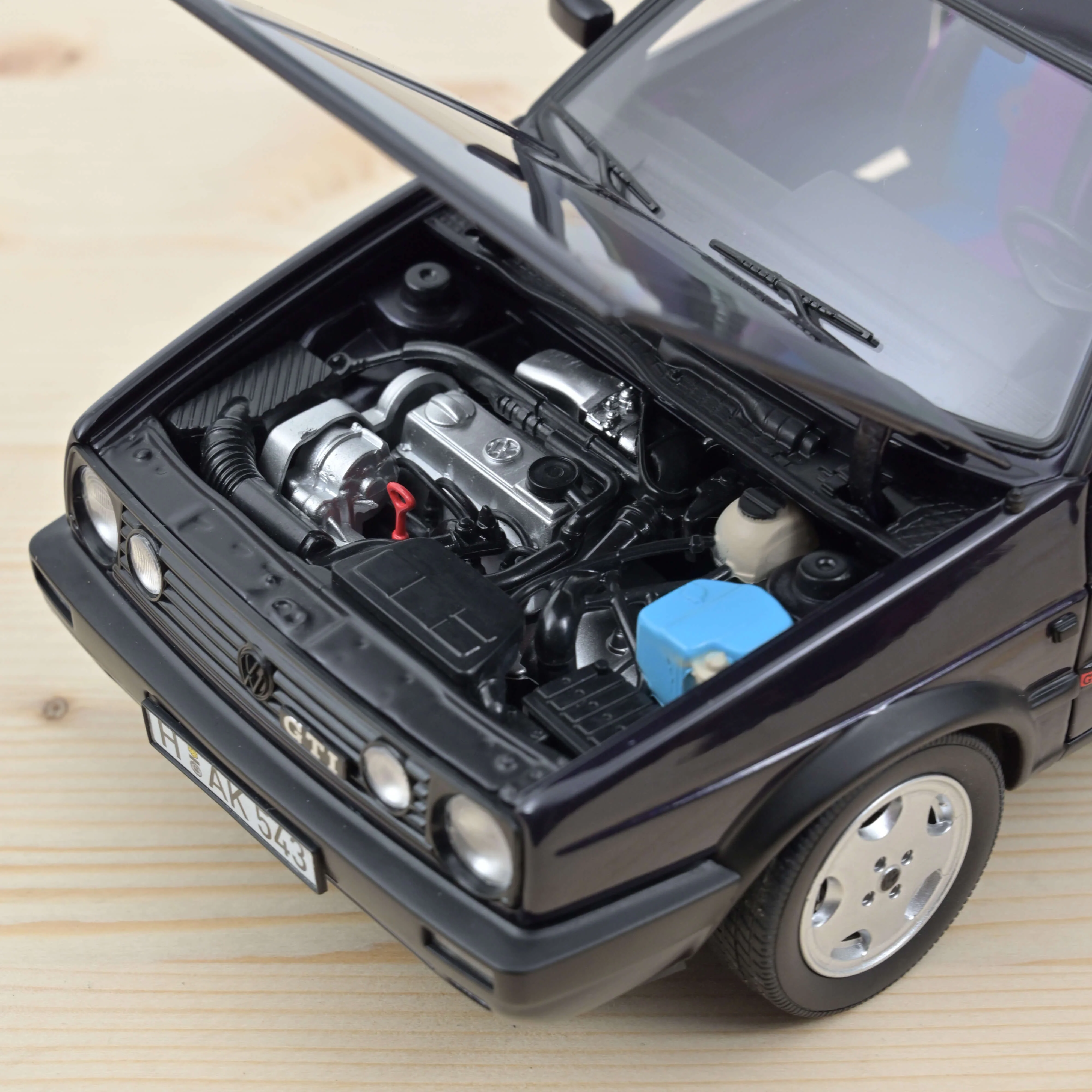VW Golf GTI Fire and Ice 1991 Violet métallisé 1/18 - Image 3