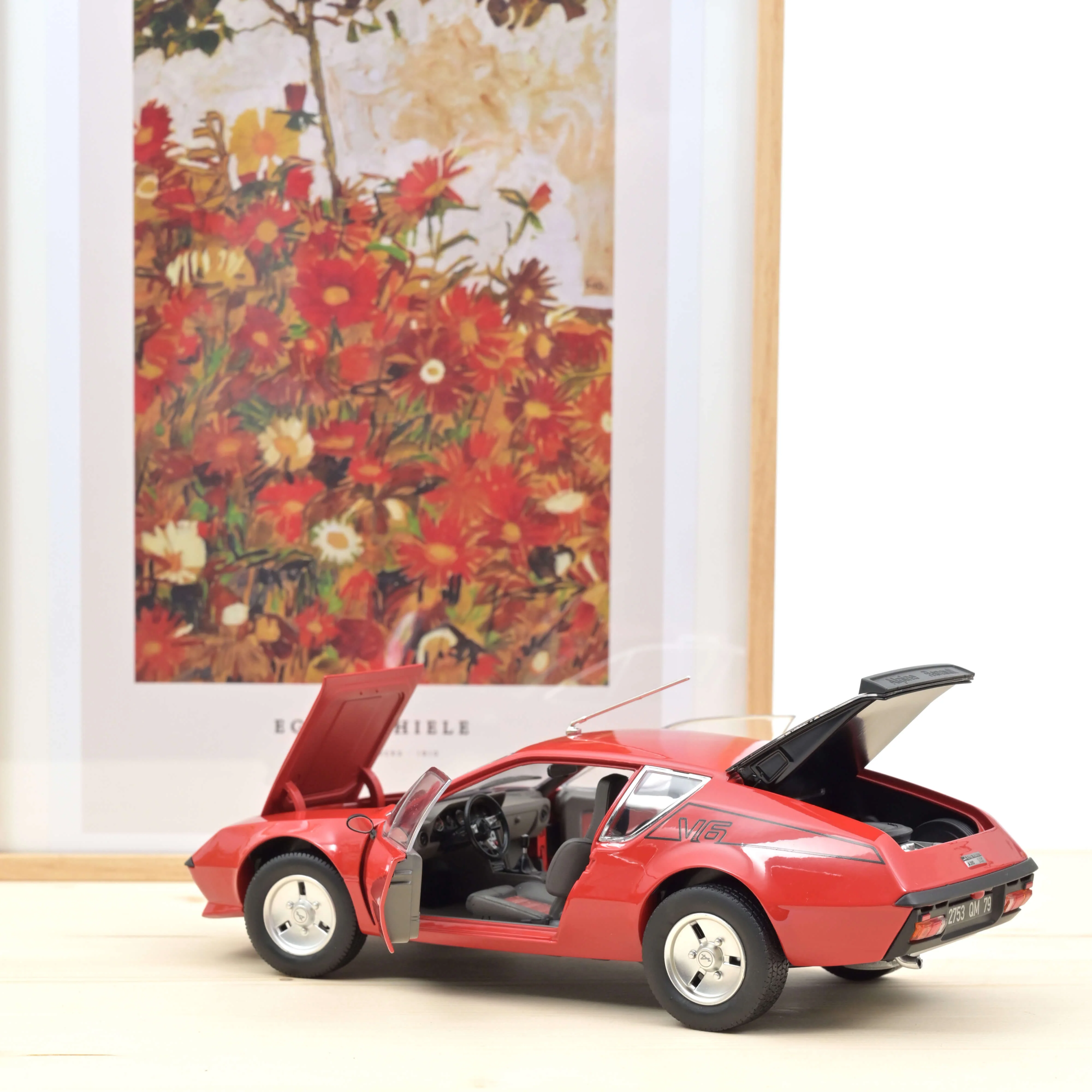 Alpine A310 V6 1979 Rouge avec déco V6 1/18 - 200pcs - Image 3