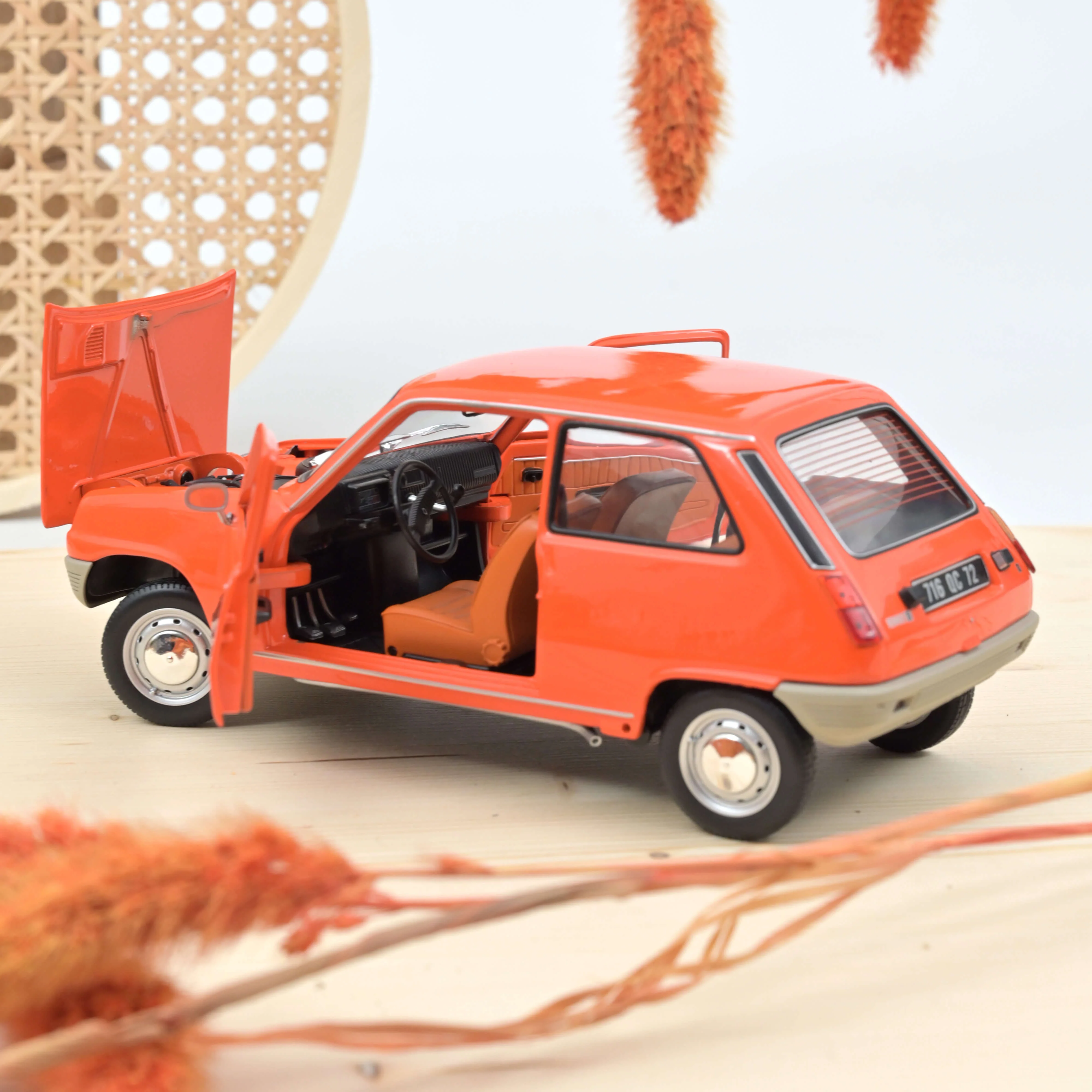 Renault 5 1972 Orange 1/18 - Image 2