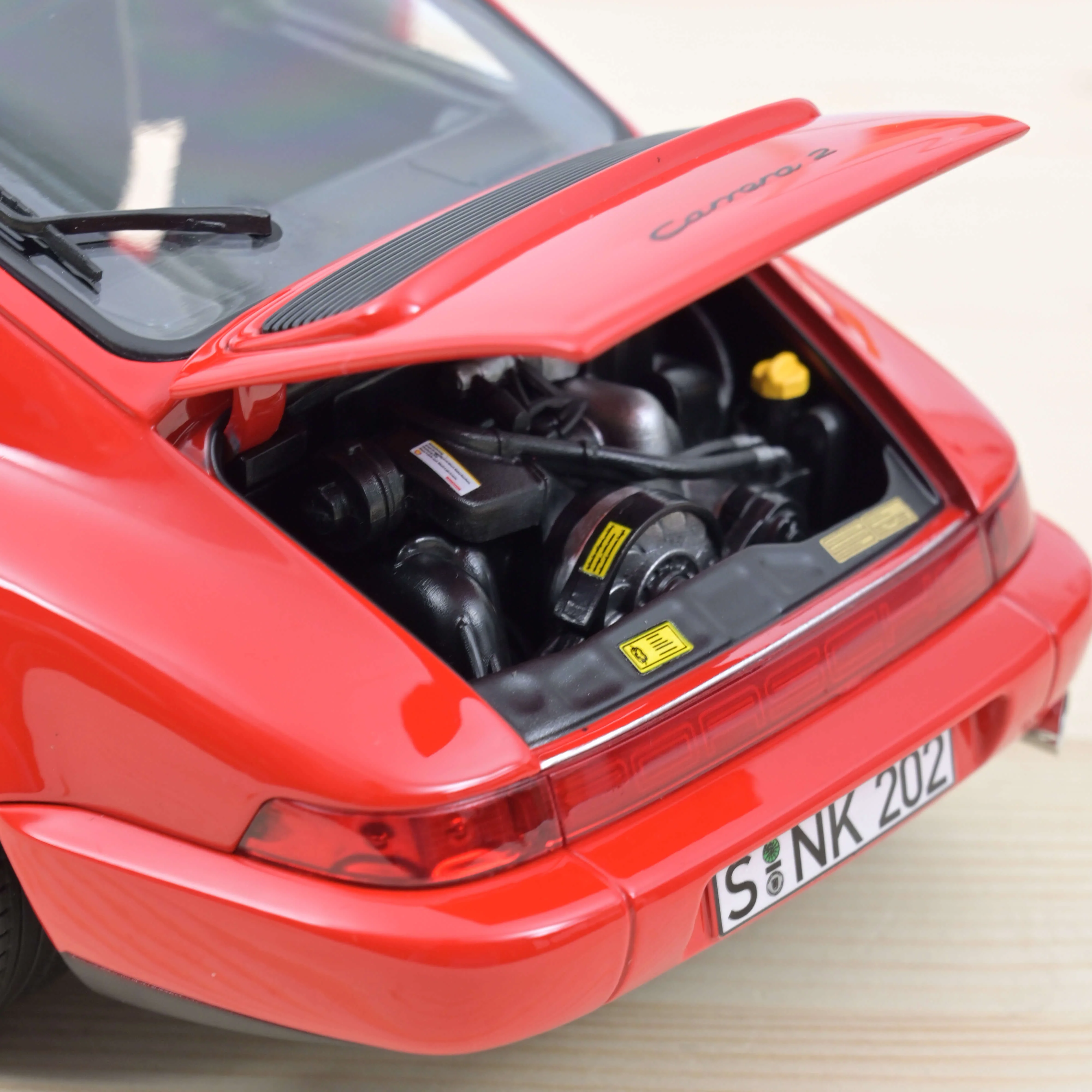 Porsche 911 Carrera 2 1990 Rouge 1/18 - Image 3