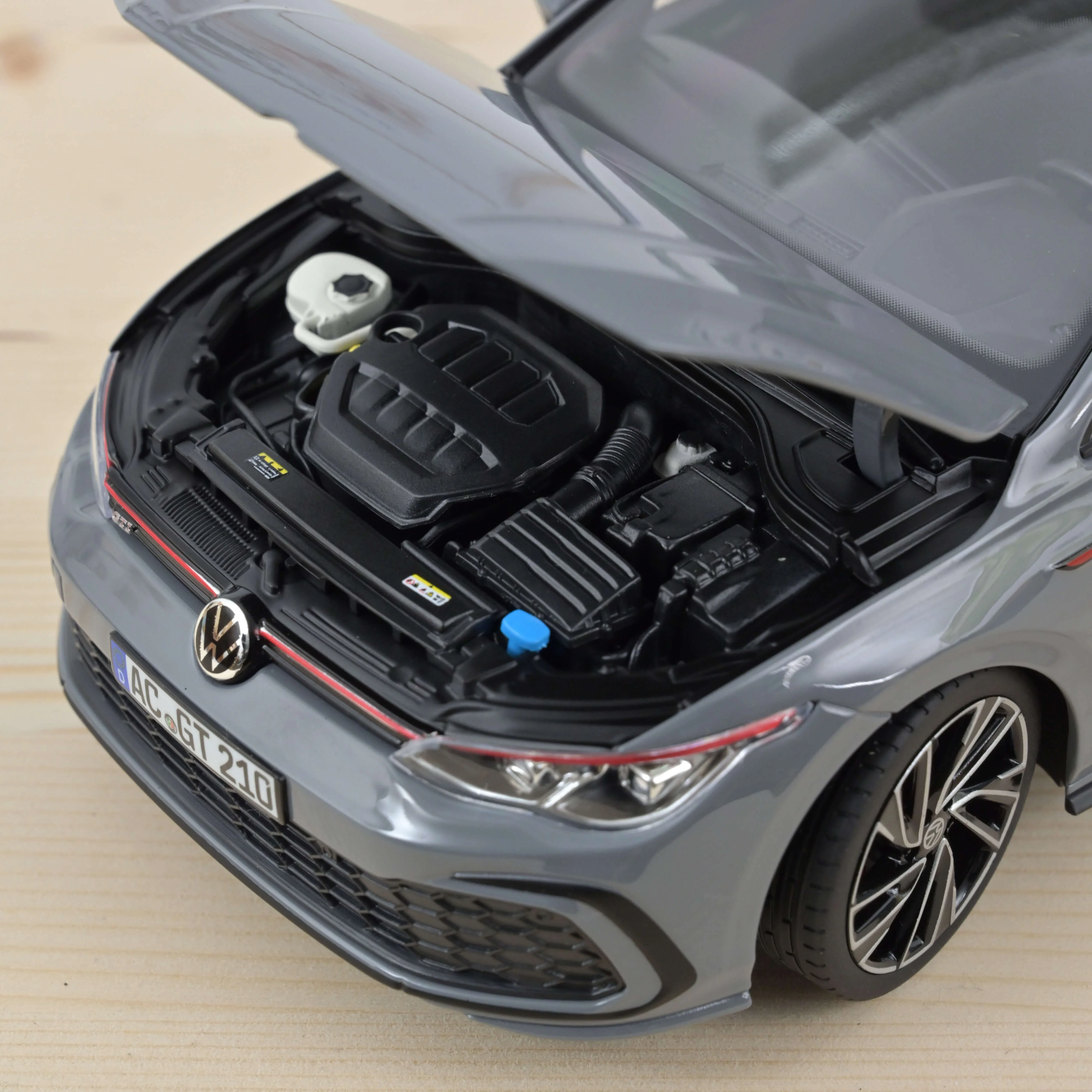 VW Golf GTI 2020 Gris 1/18 - Image 3