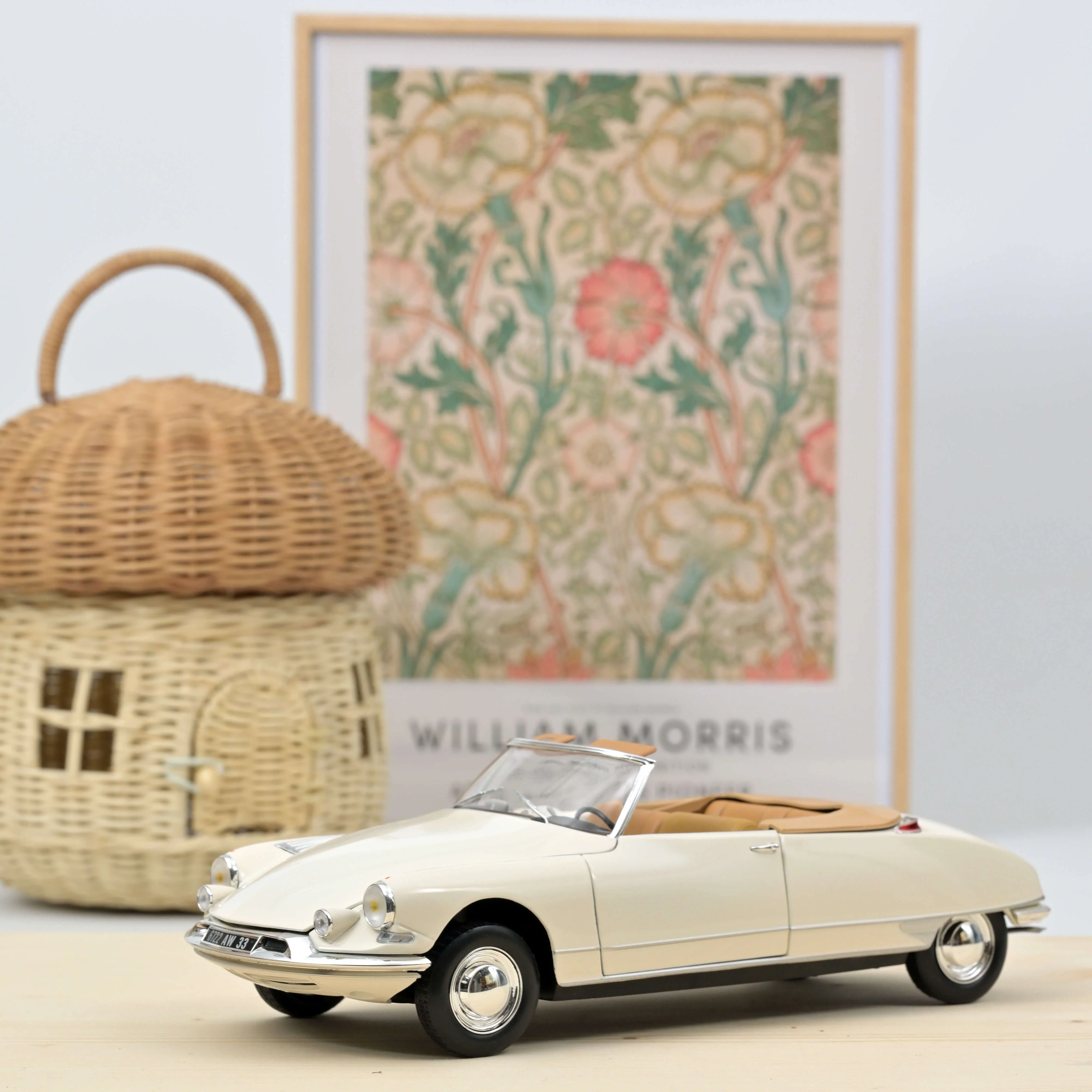 Citroën DS 19 Cabriolet 1961 Beige 1/18 - 400pcs - Image 3