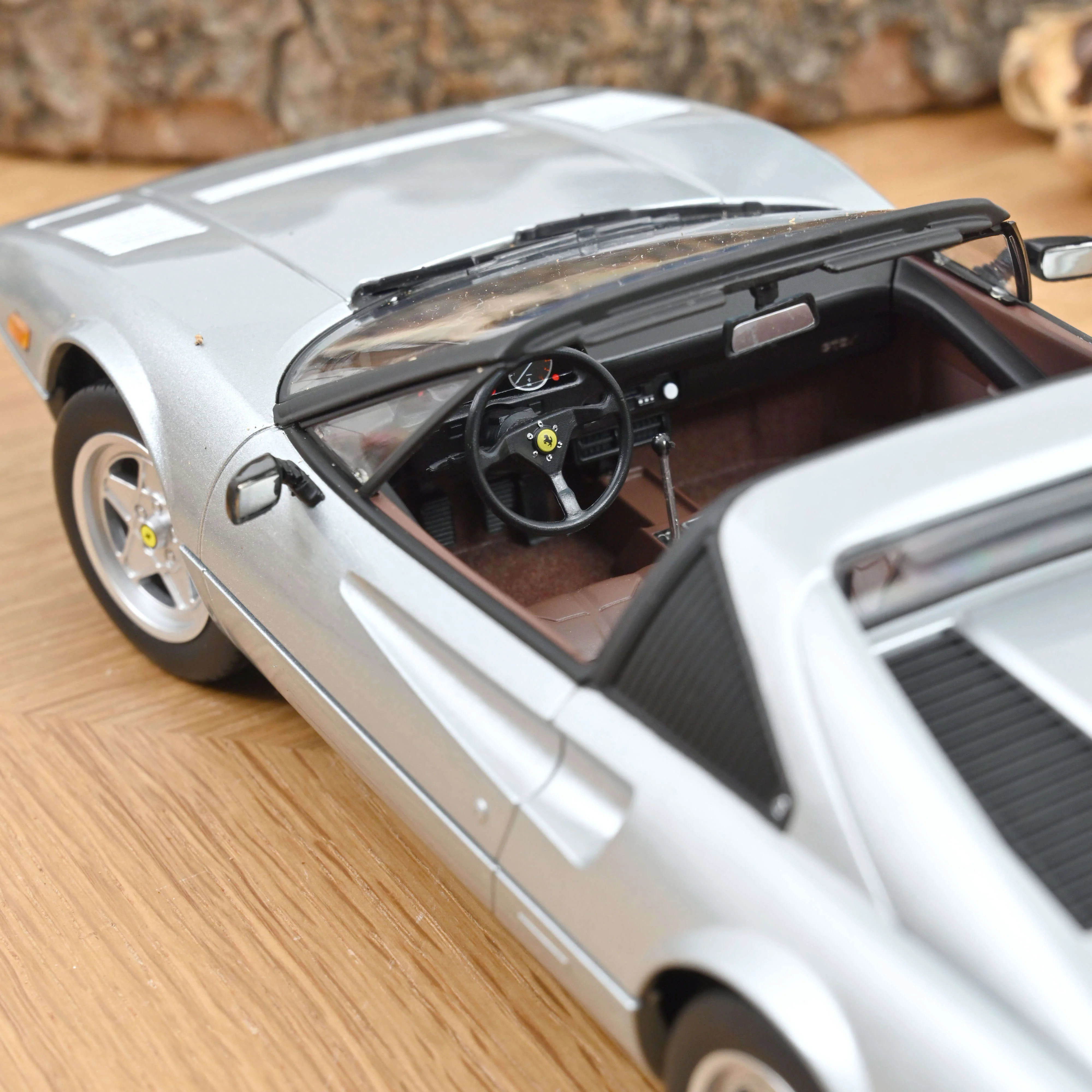 Ferrari 308 GTS 1982 Argent 1/18 - Image 4