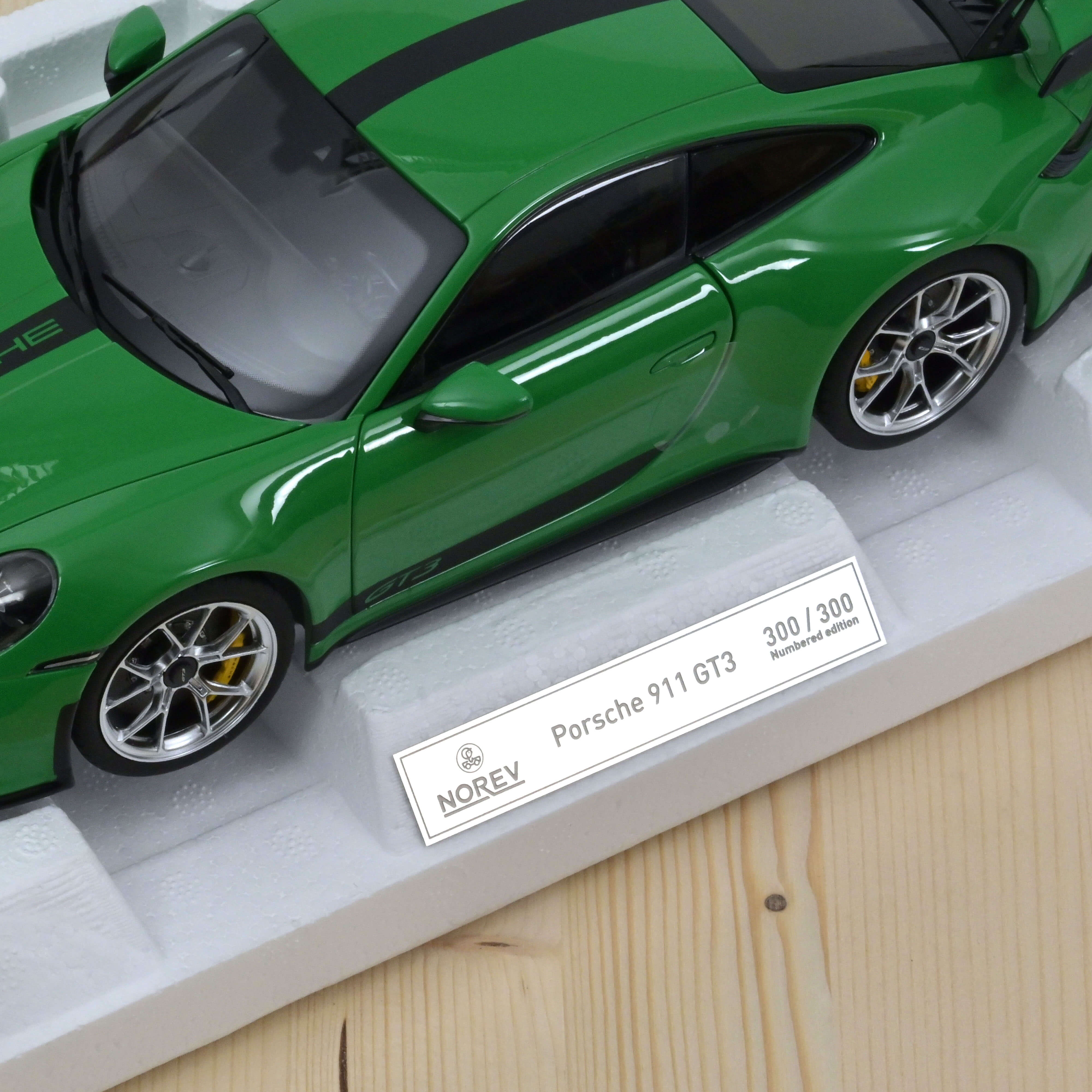 Porsche 911 GT3 2021 Vert 1/18 - 300pcs - Image 3