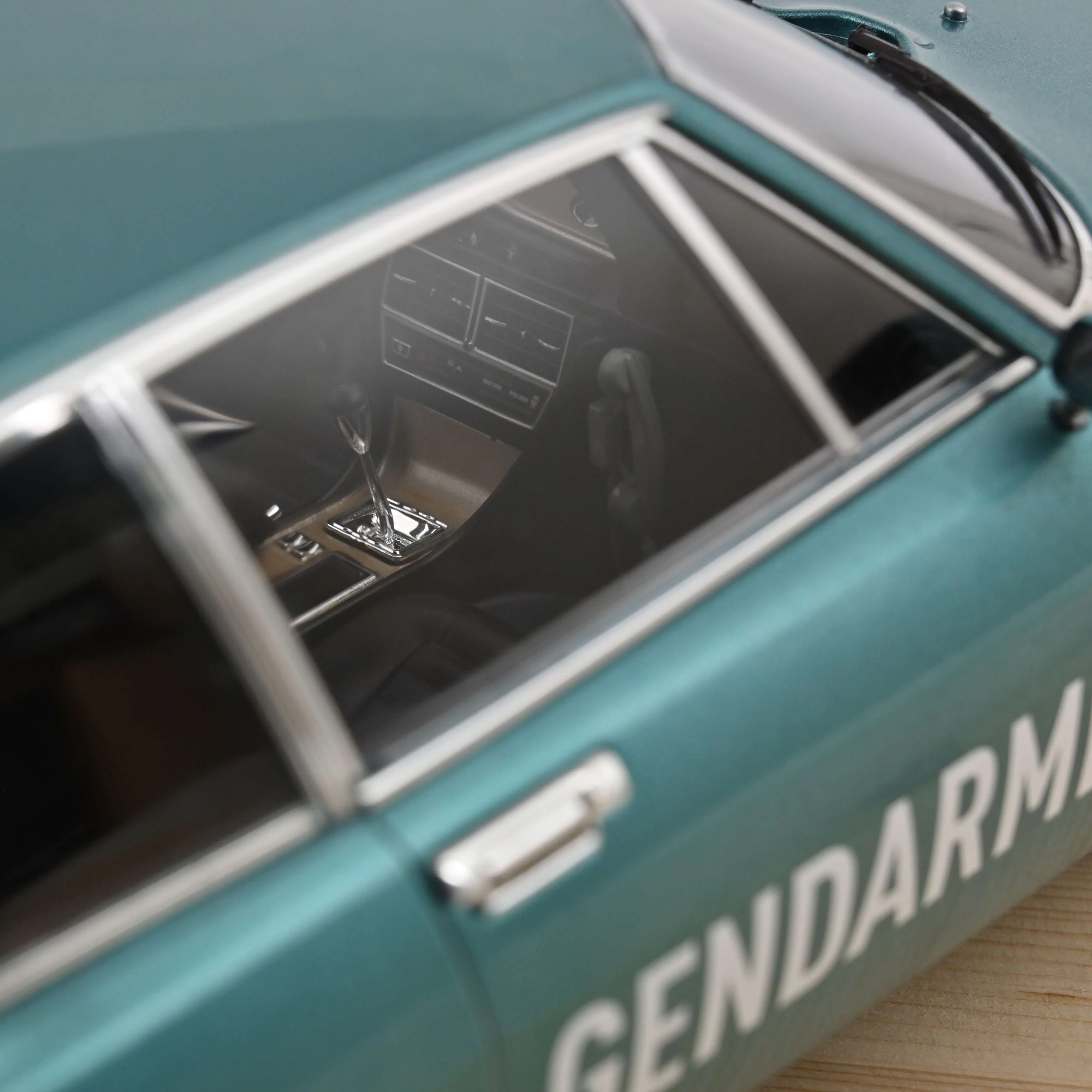 Citroën SM 1973 Gendarmerie 1/12 - Image 4