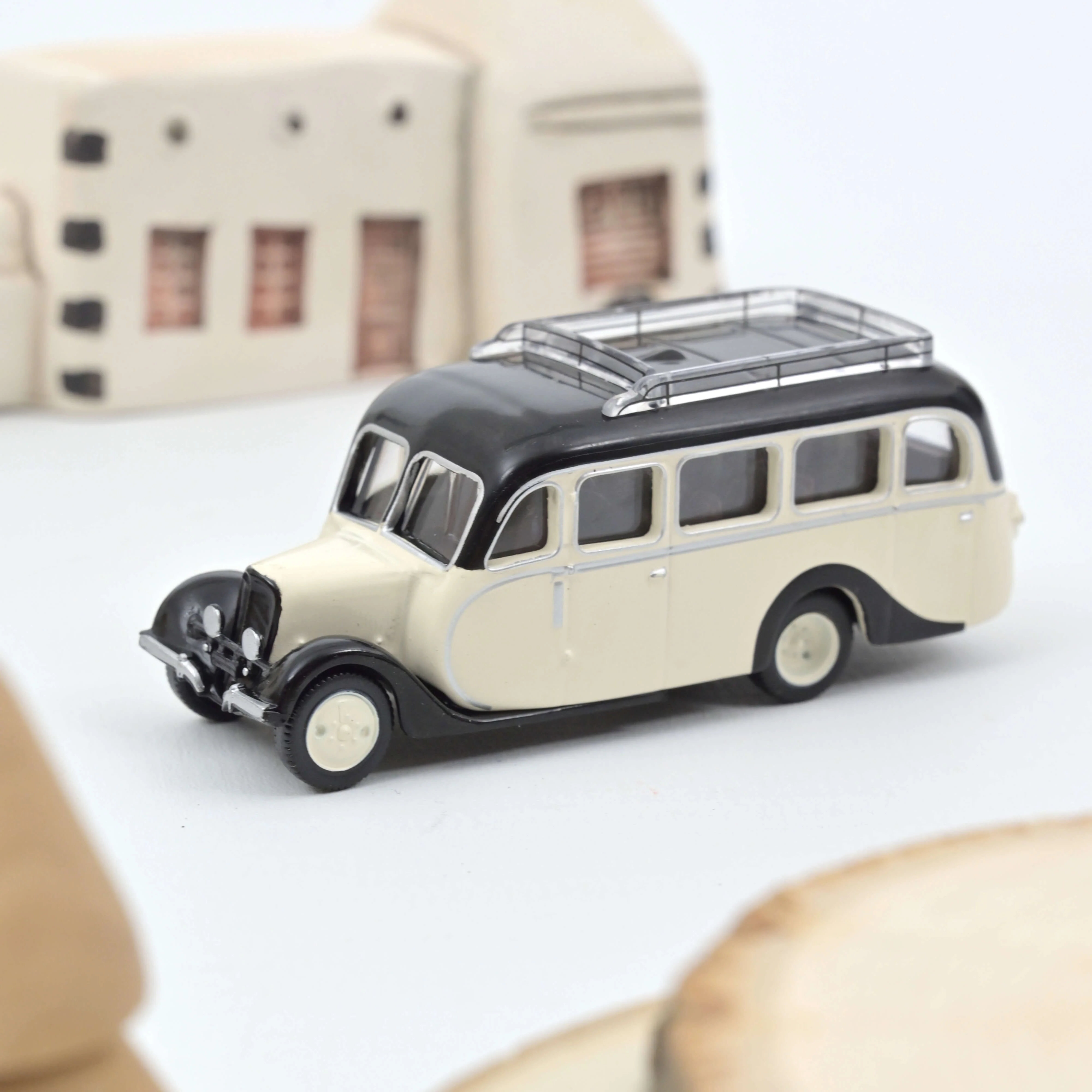 Miniature 1