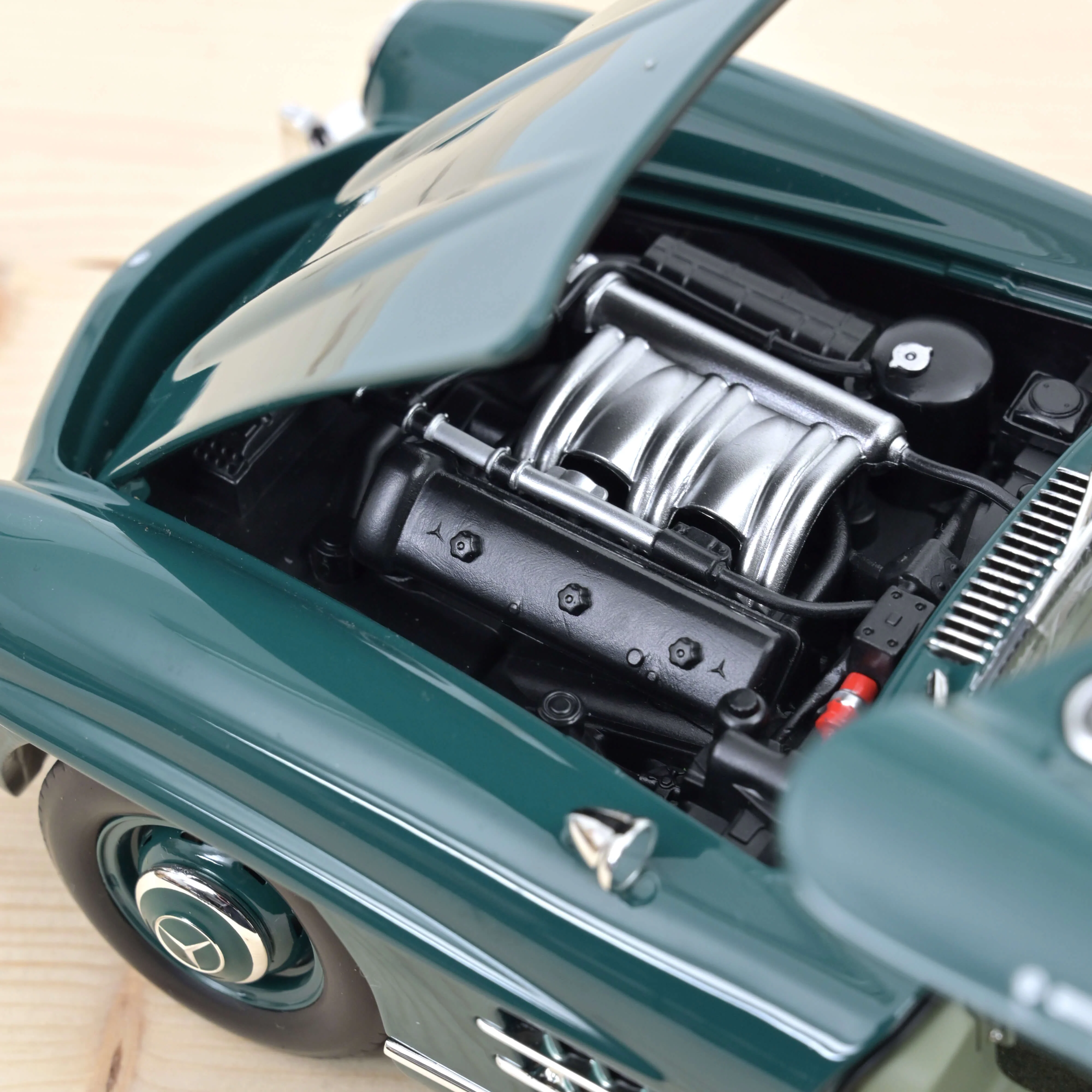 Mercedes-Benz 300 SL 1954 Vert 1/18 - Image 4