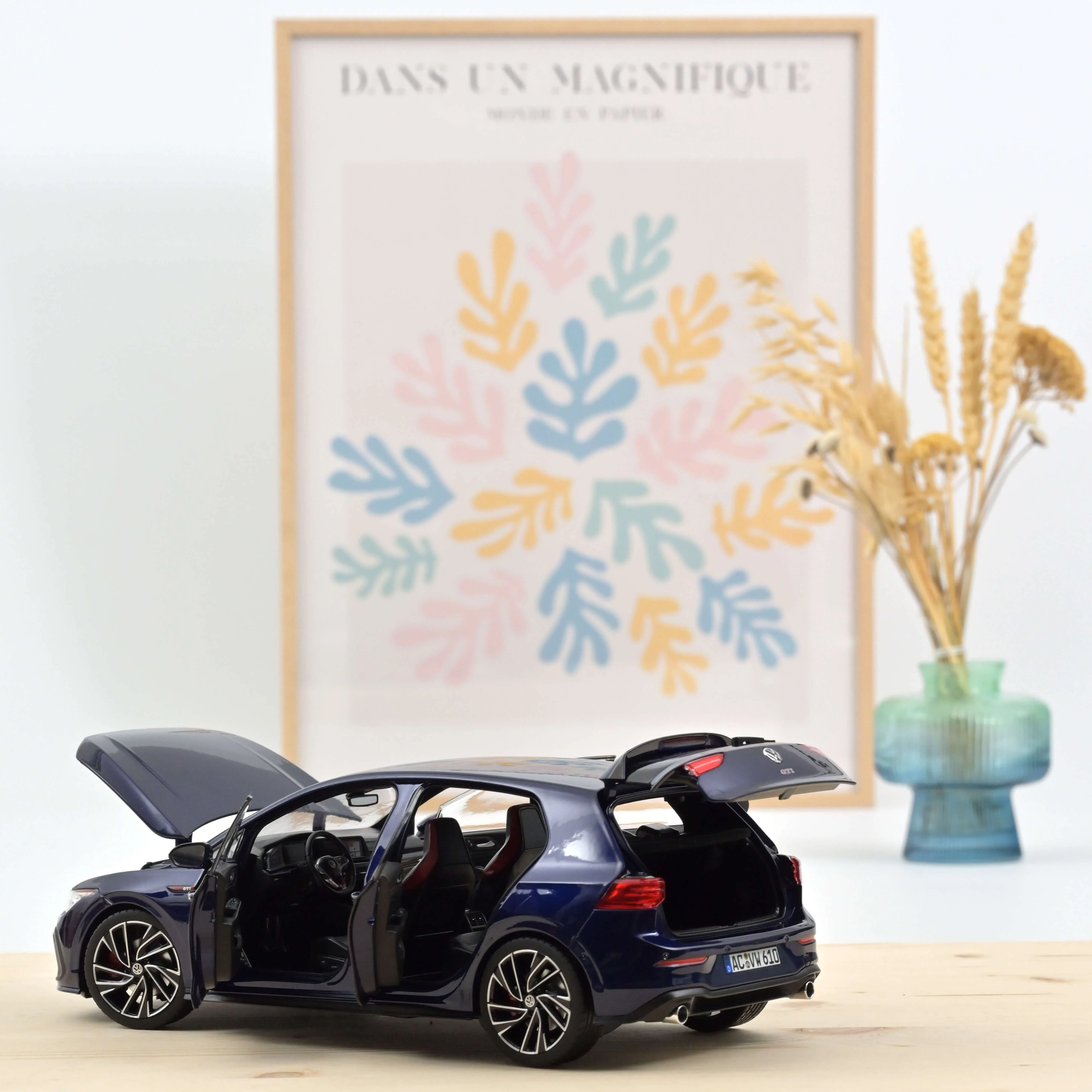 VW Golf GTI 2020 Bleu métallisé 1/18 - Image 2