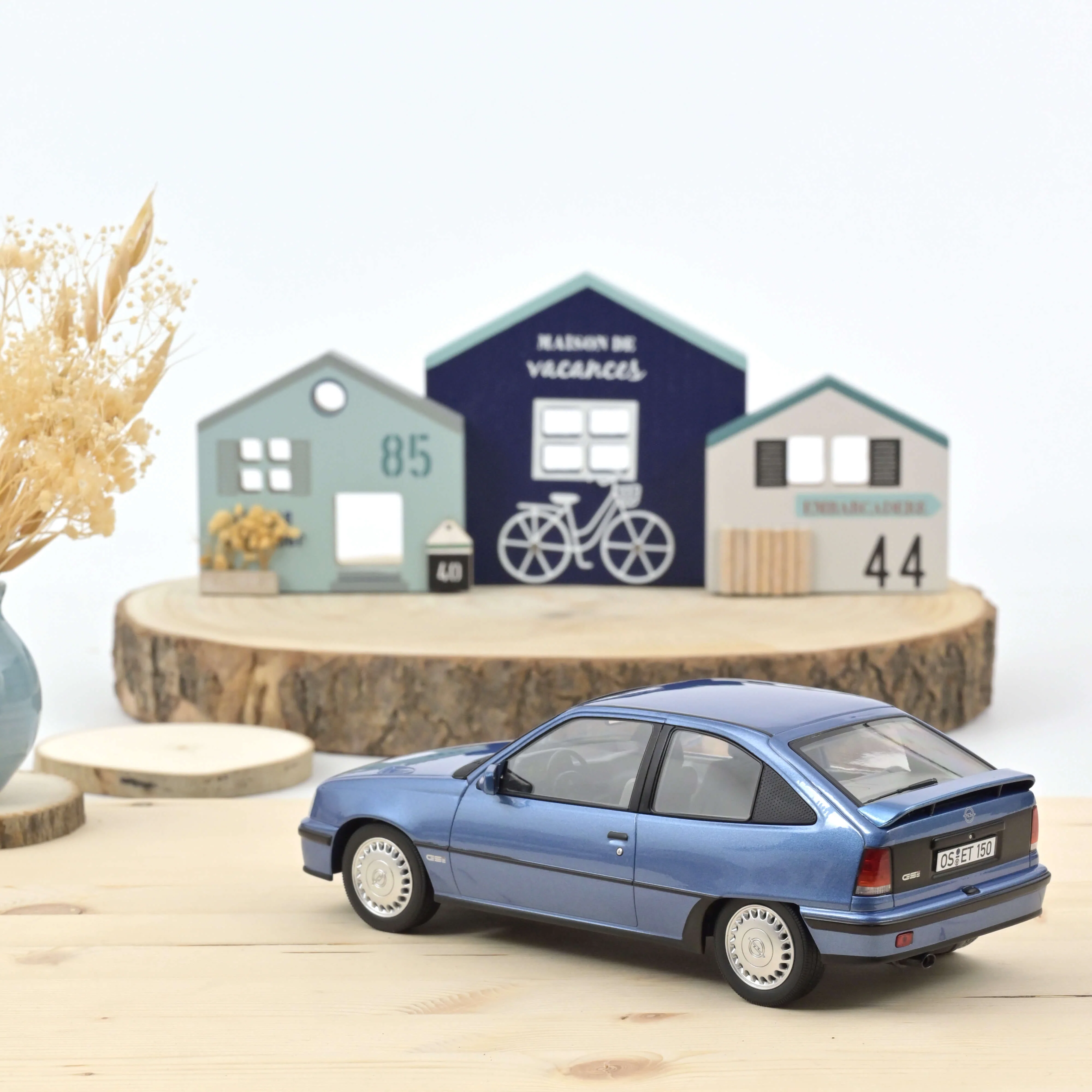 Opel Kadett GSi 1987 Bleu clair métallisé 1/18 - 200pcs - Image 2
