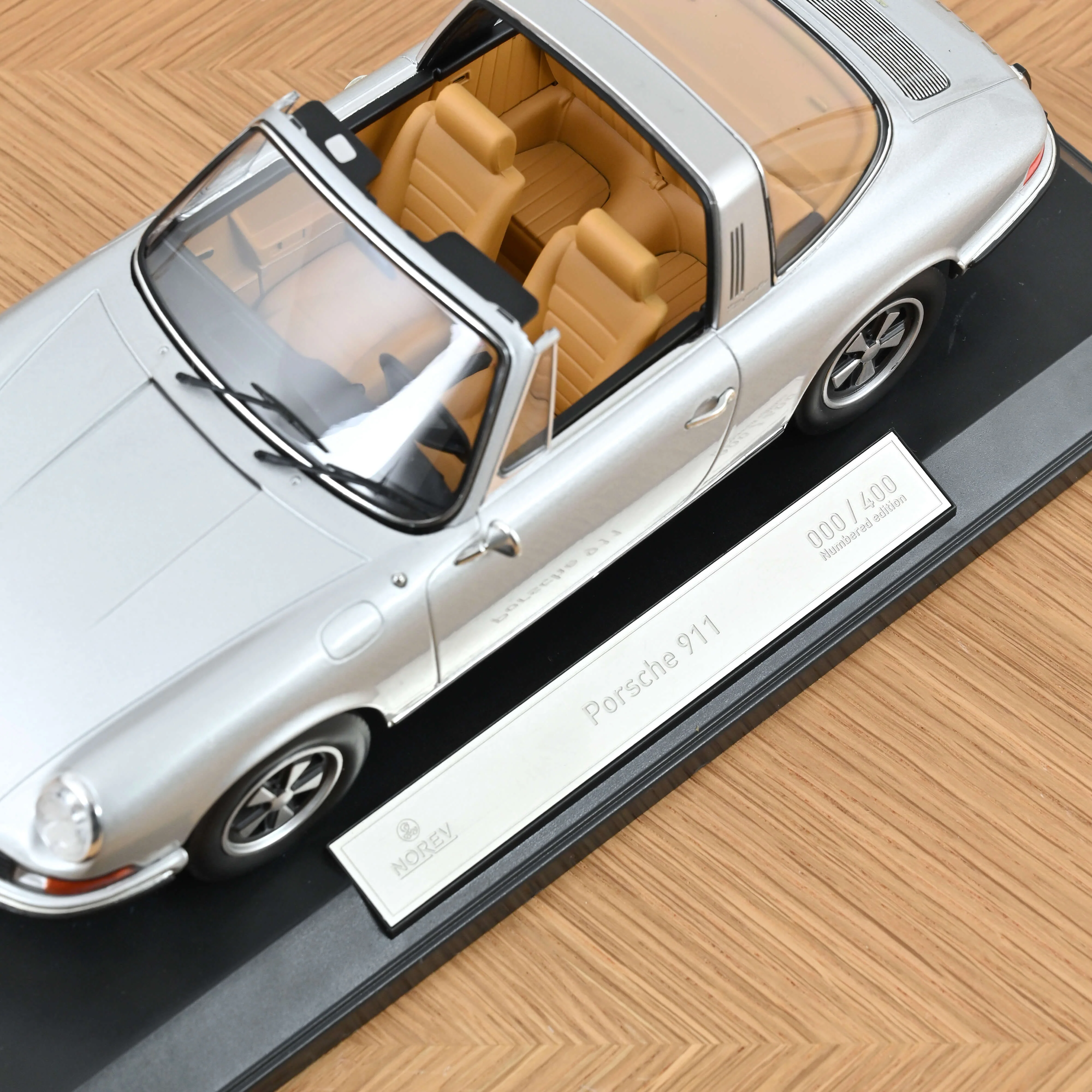 Porsche 911 E Targa 1969 Argent 1/18 - 400pcs - Image 5
