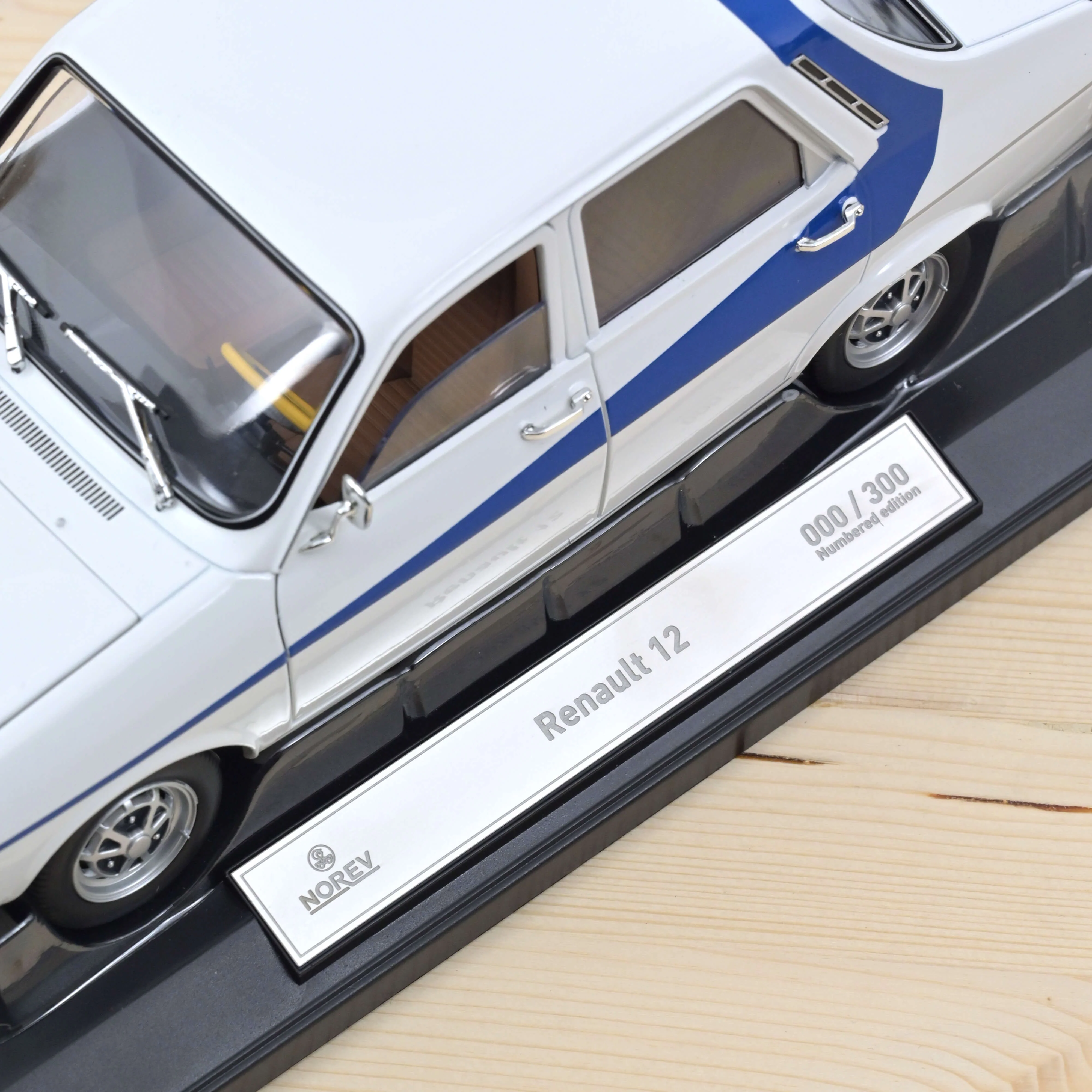 Renault 12 1984 Blanc et Bleu 1/18 - 300pcs - Image 4