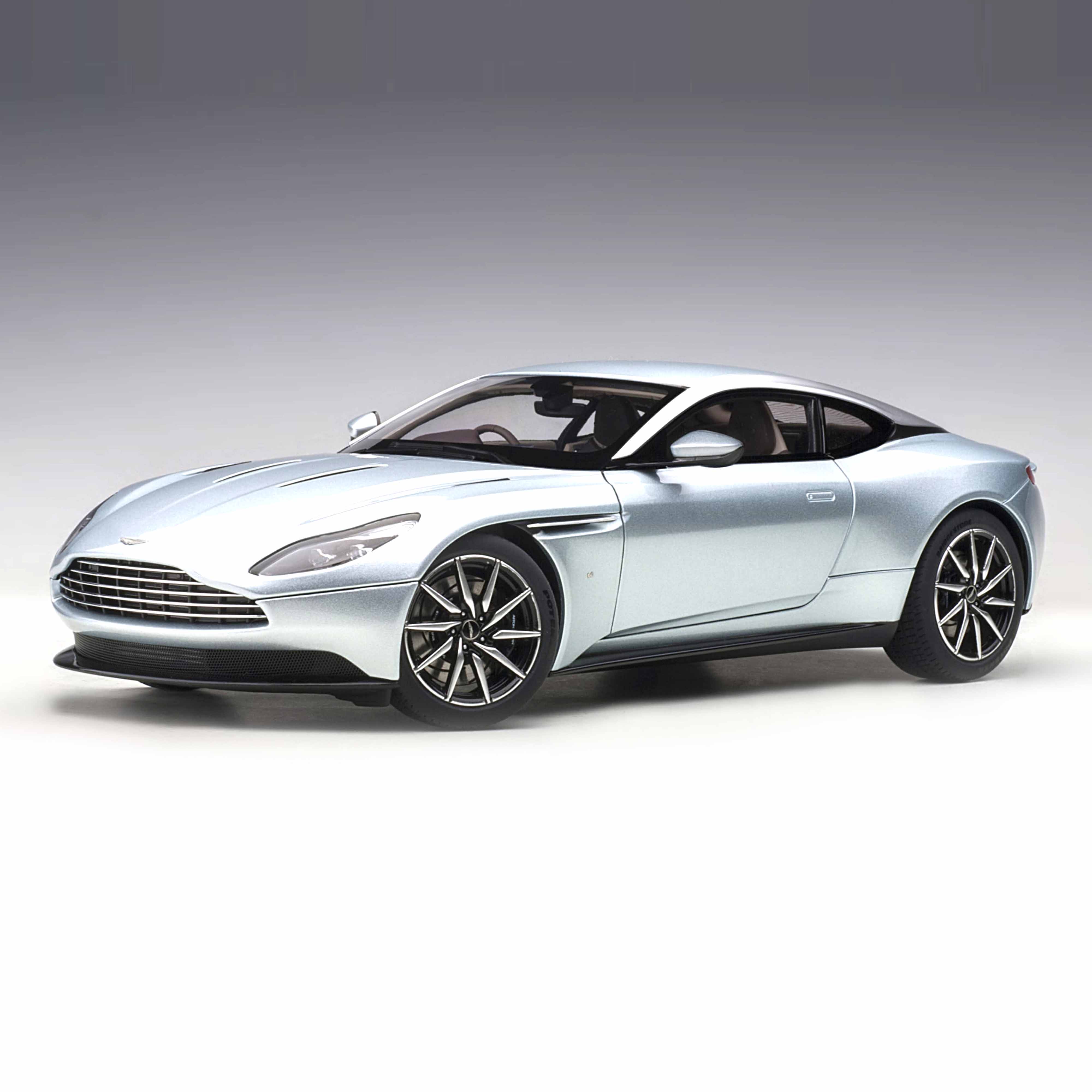 Aston Martin DB11 Gris - Skyfall 1/18