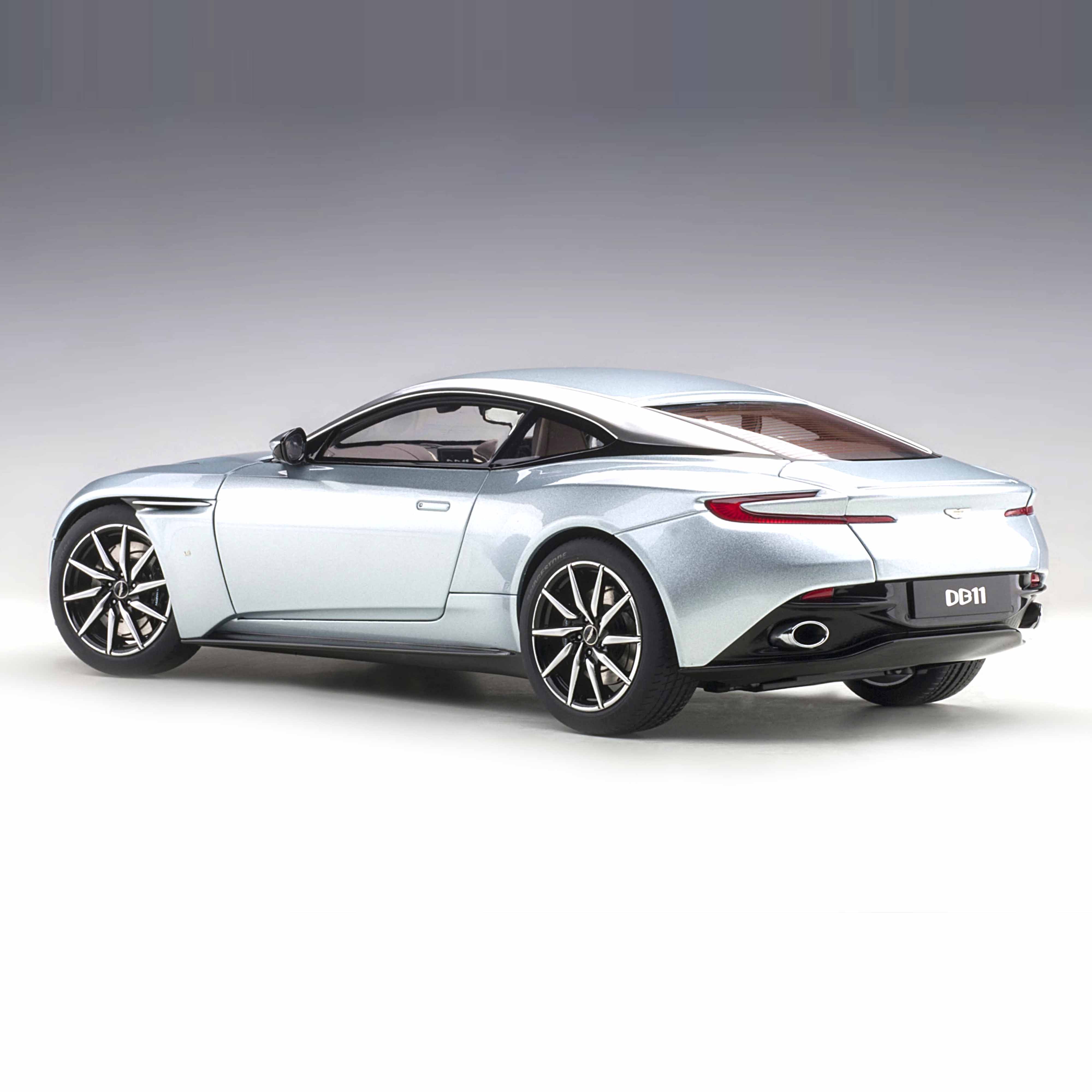 Aston Martin DB11 Gris - Skyfall 1/18 - Image 2
