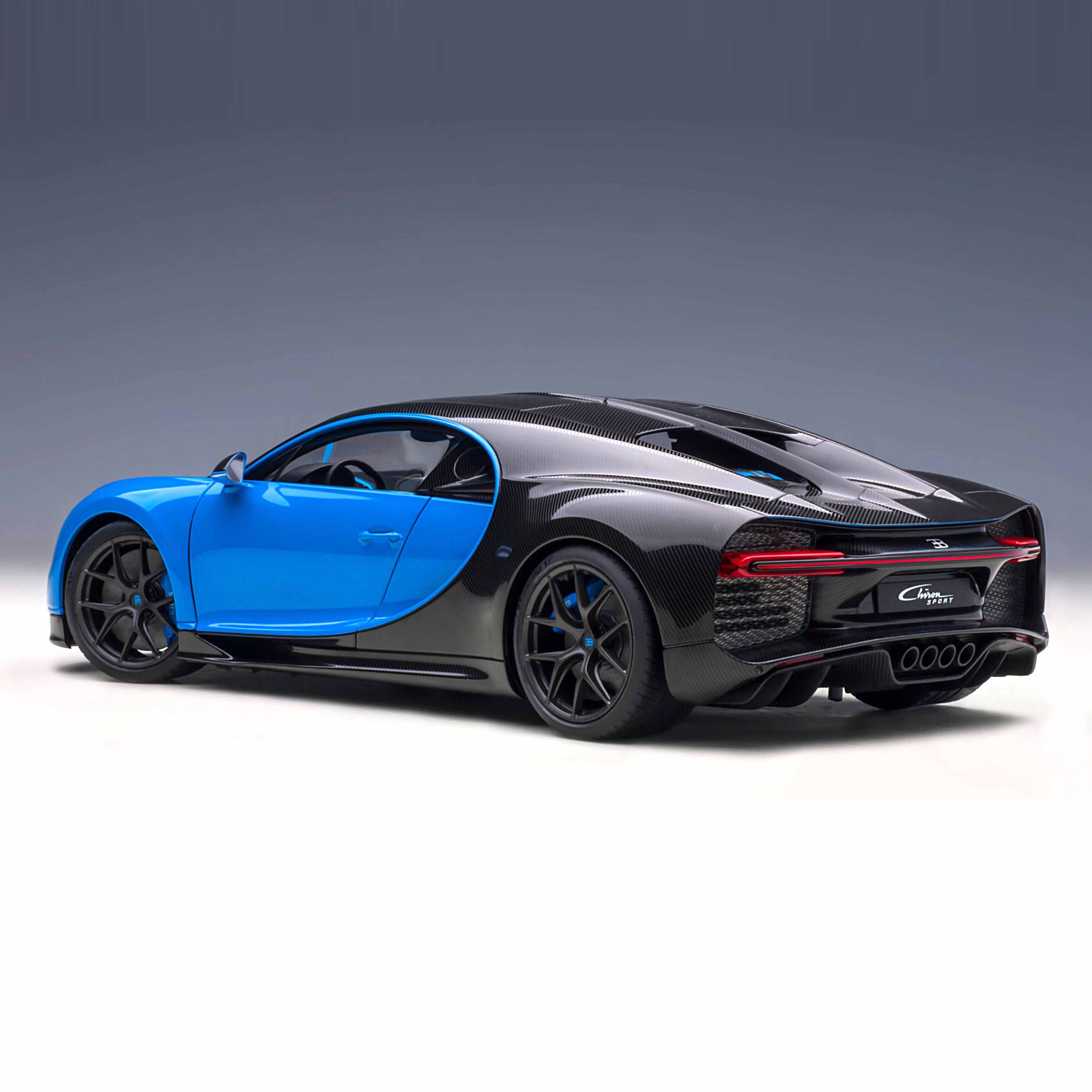Bugatti Chiron Sport 2019 Bleu roi/Carbone 1/18 - Image 2