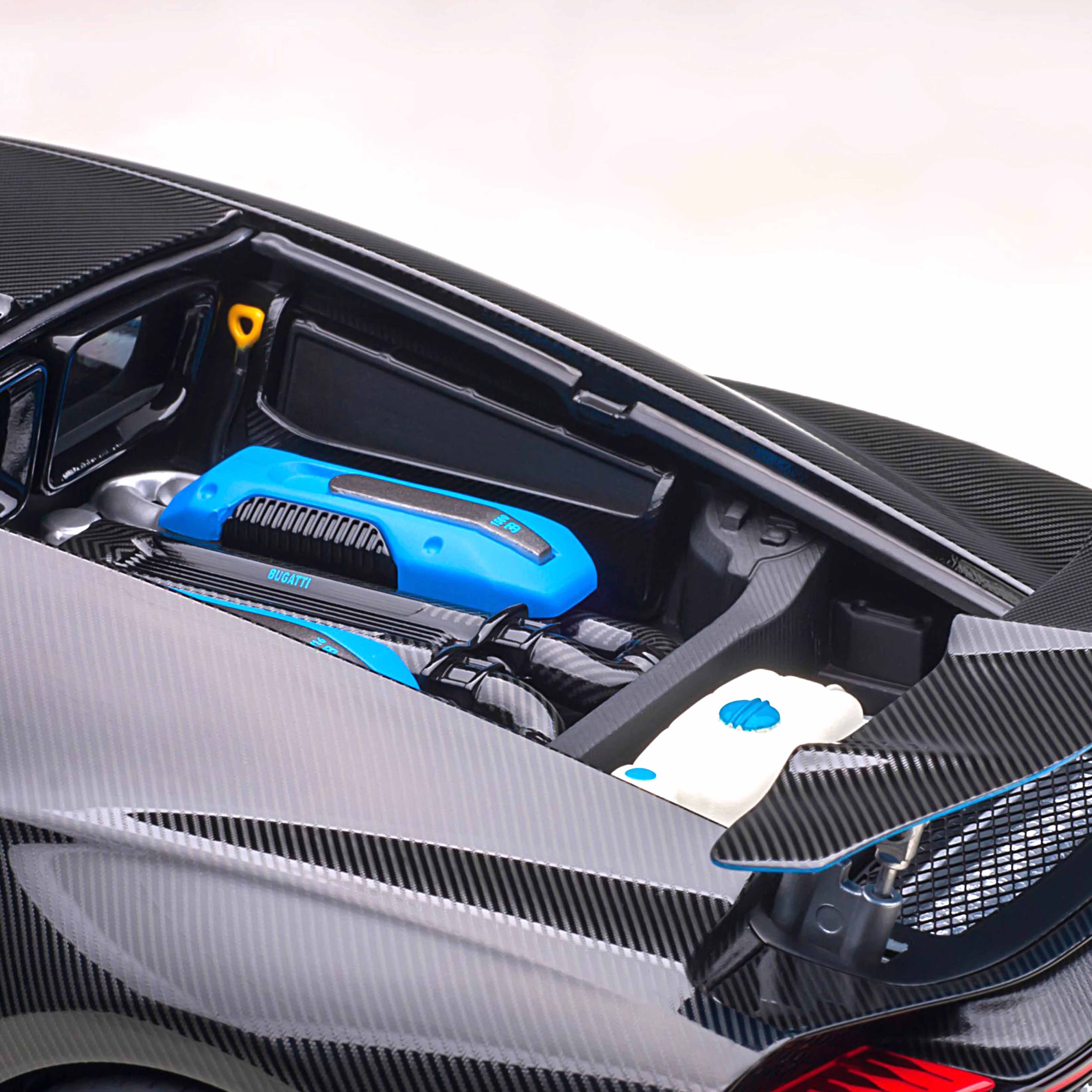 Bugatti Chiron Sport 2019 Bleu roi/Carbone 1/18 - Image 6