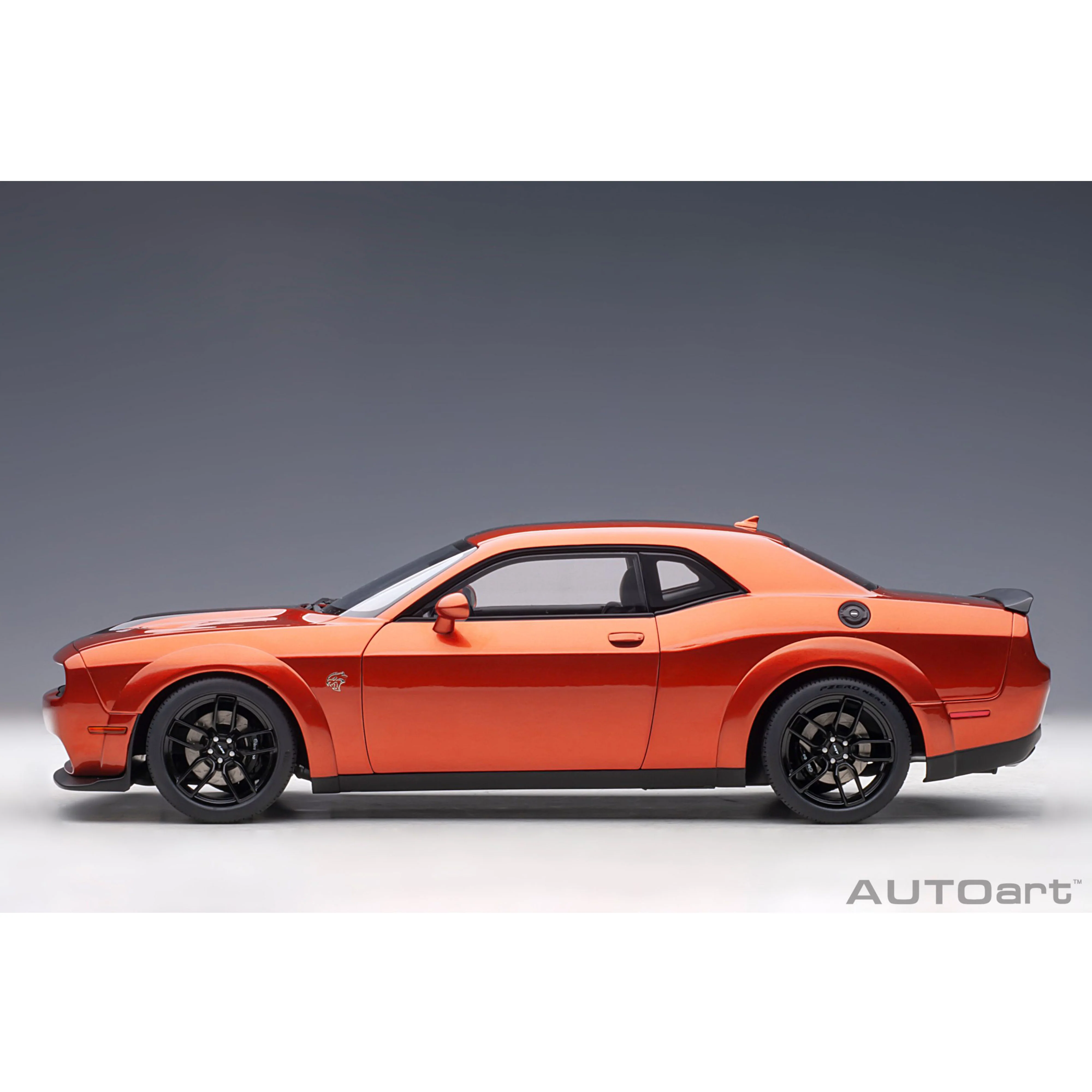Dodge Challenger SRT Hellcat cinnamon/gunmetal stripes 2018 1/18 - Image 3