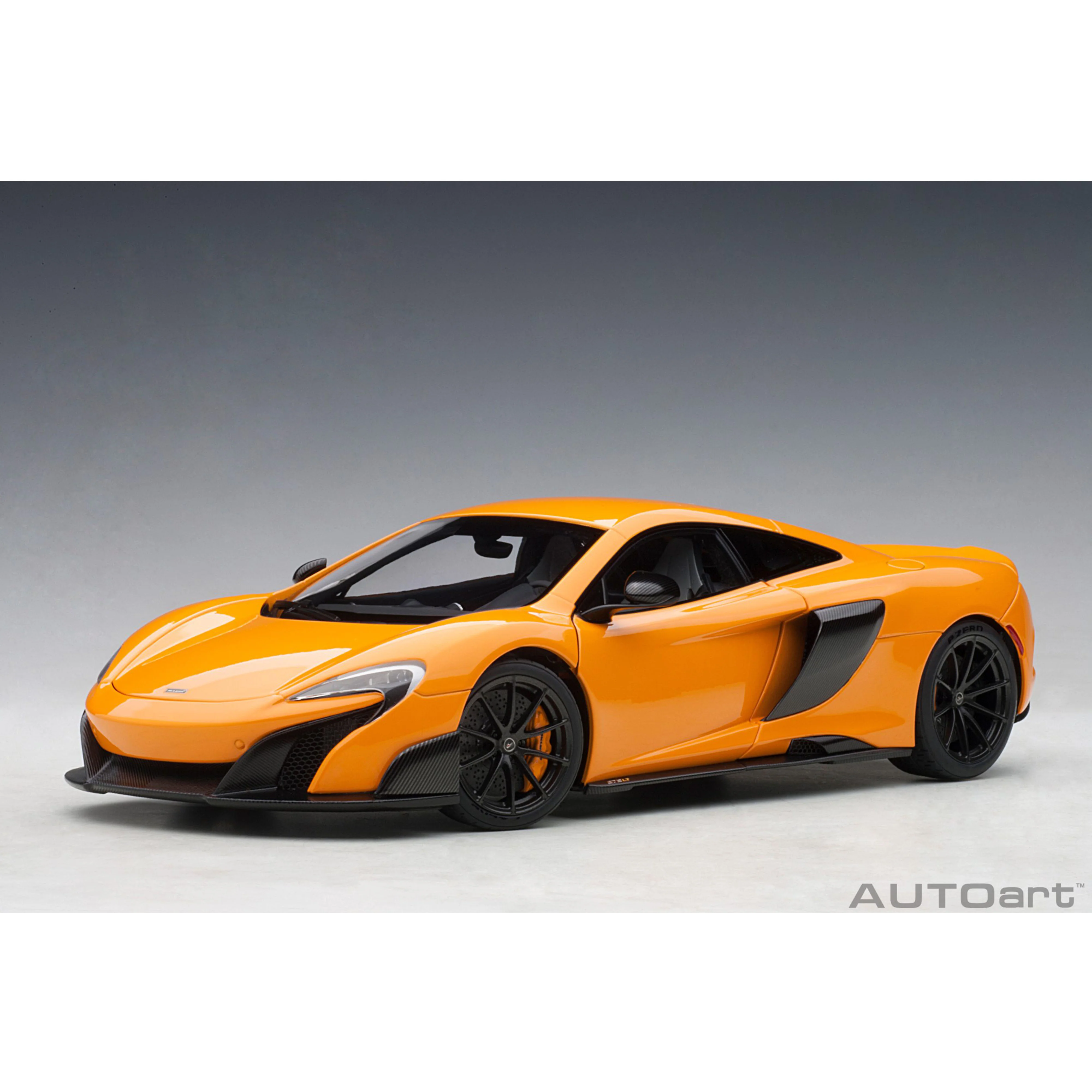 McLaren 675 LT 2016 Orange 1/18