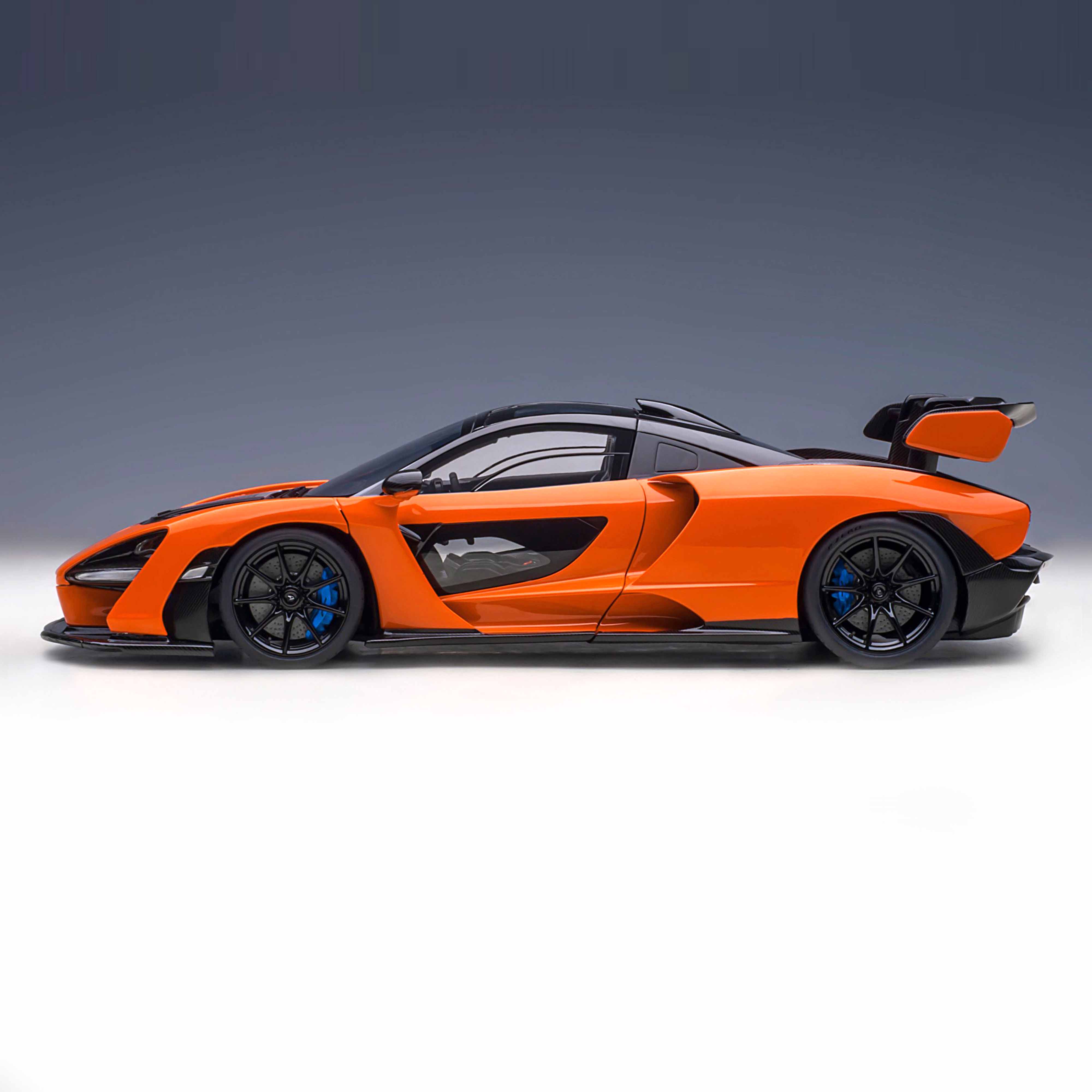 McLaren Senna 2018 Trophy Mira/Orange 1/18 - Image 3