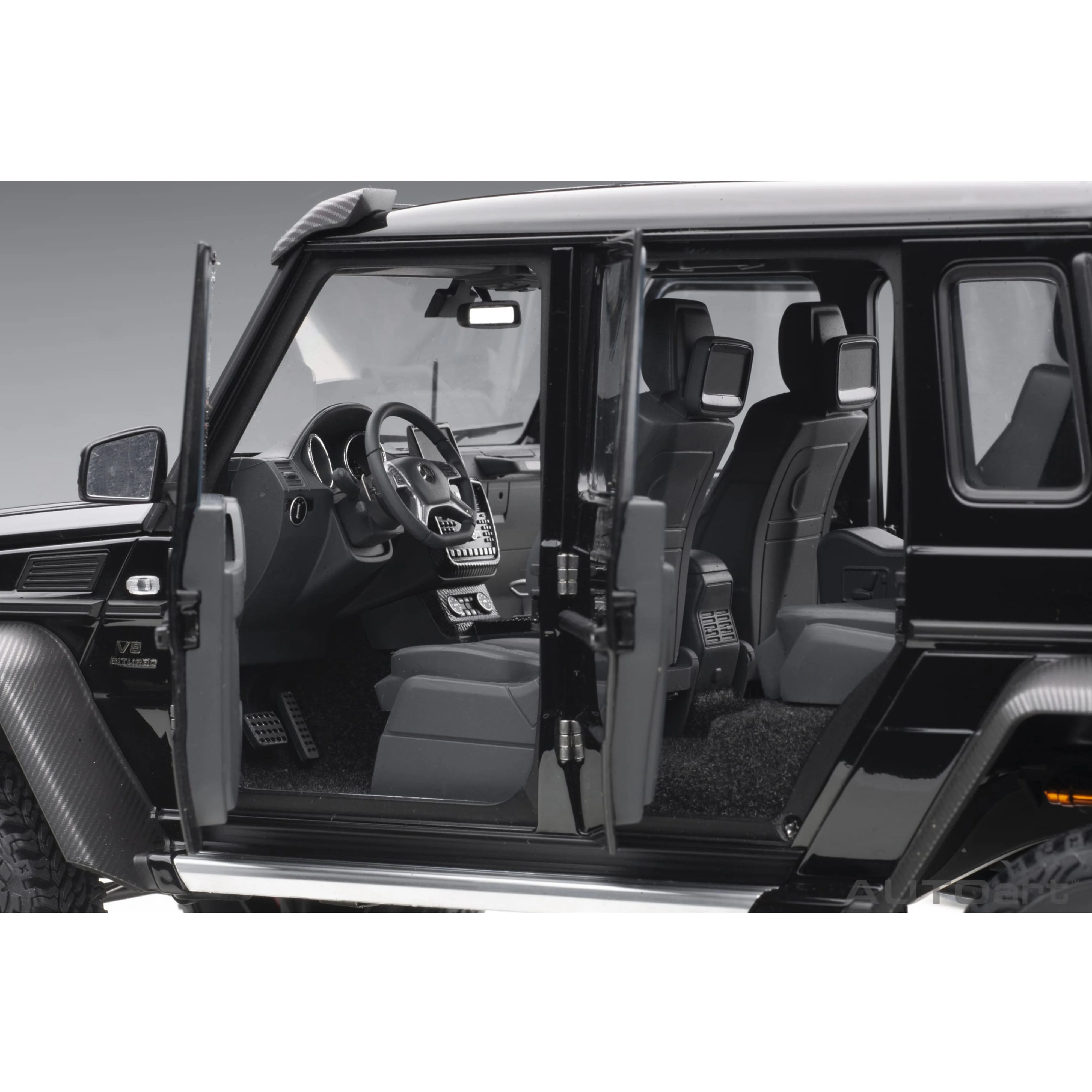 Mercedes-Benz G63 AMG 6x6 2013 Noir brillant 1/18 - Image 5