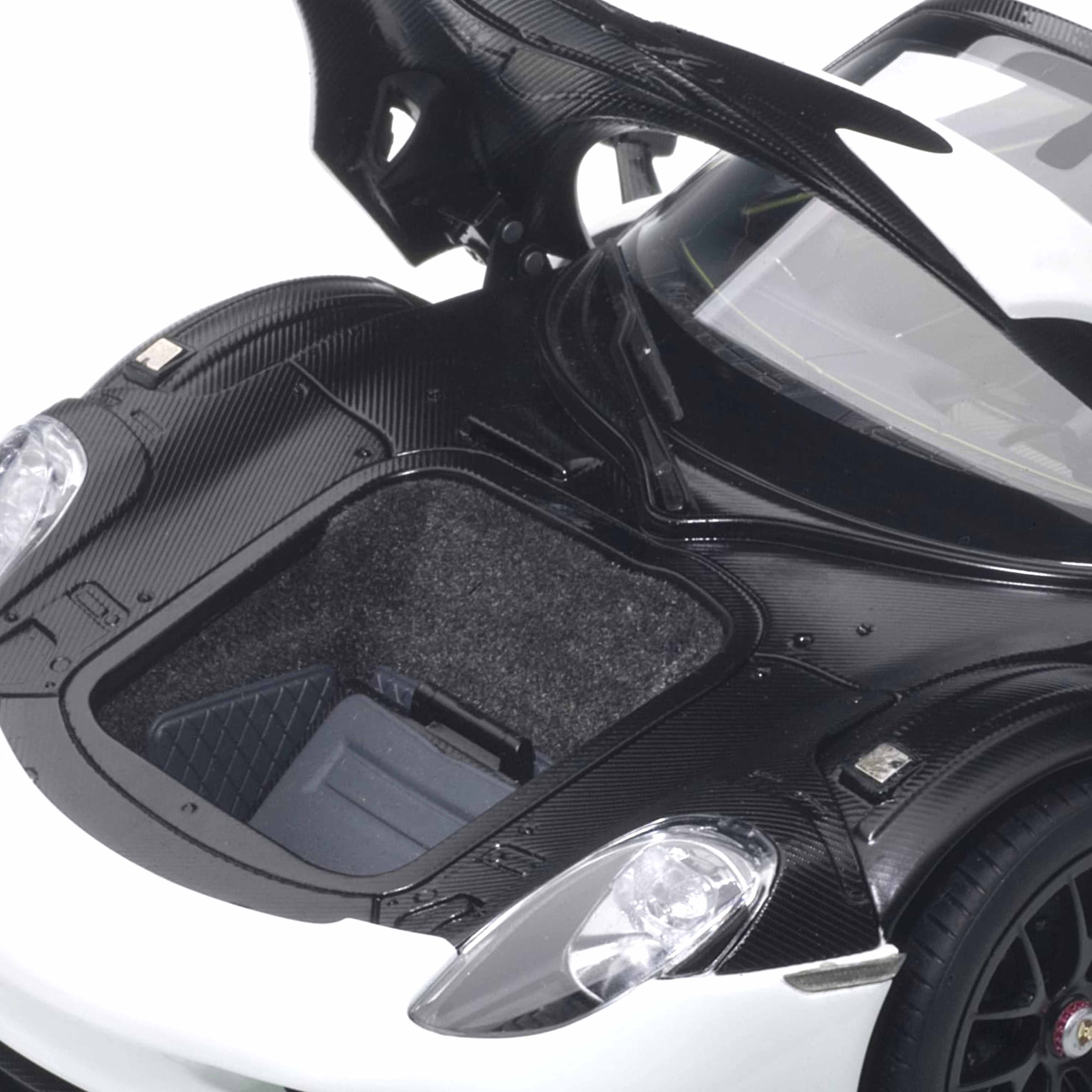 Porsche 918 Spyder 2013 Blanc avec logo Martini 1/18 - Image 5