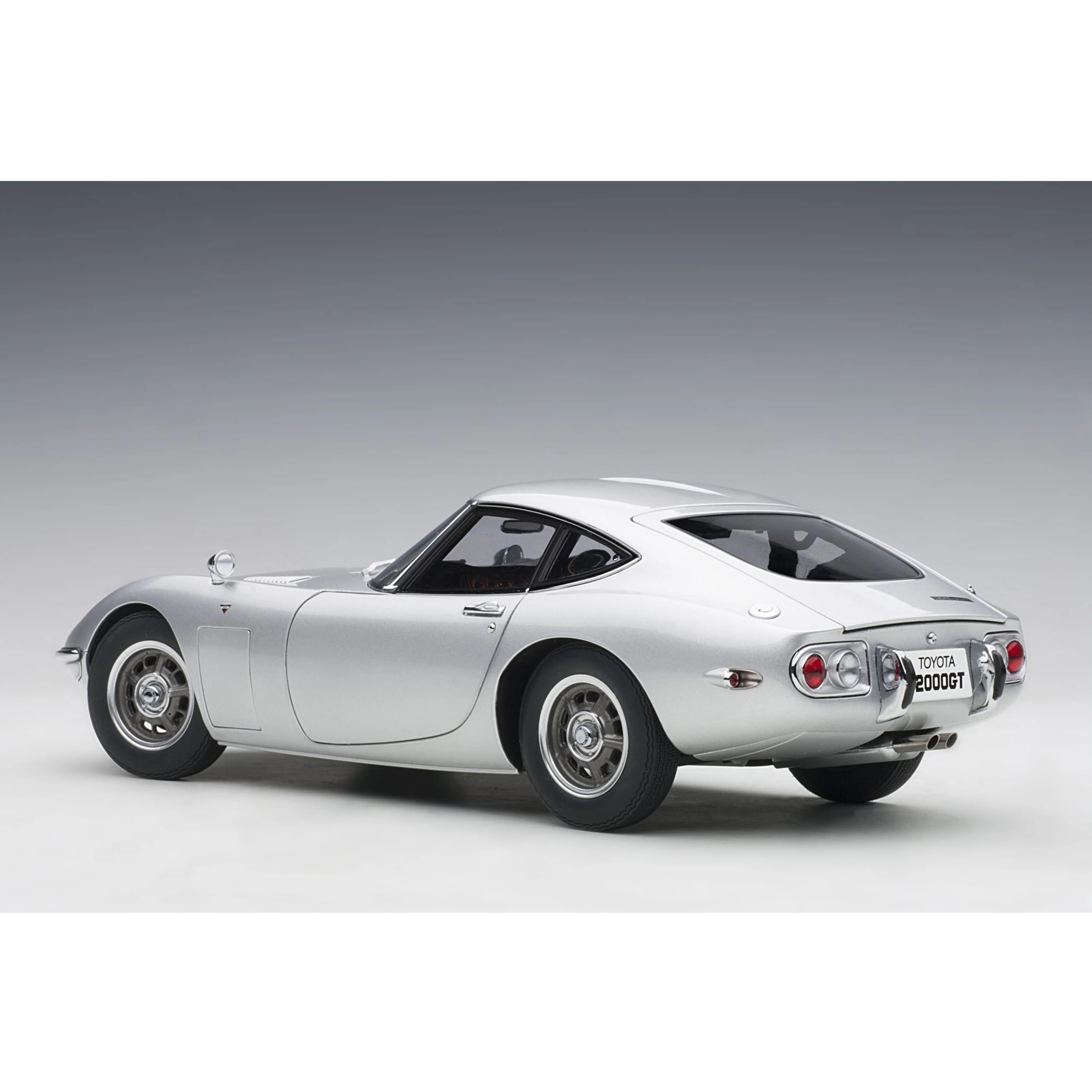 Toyota 2000GT Coupé 1965 Argent 1/18 - Image 3