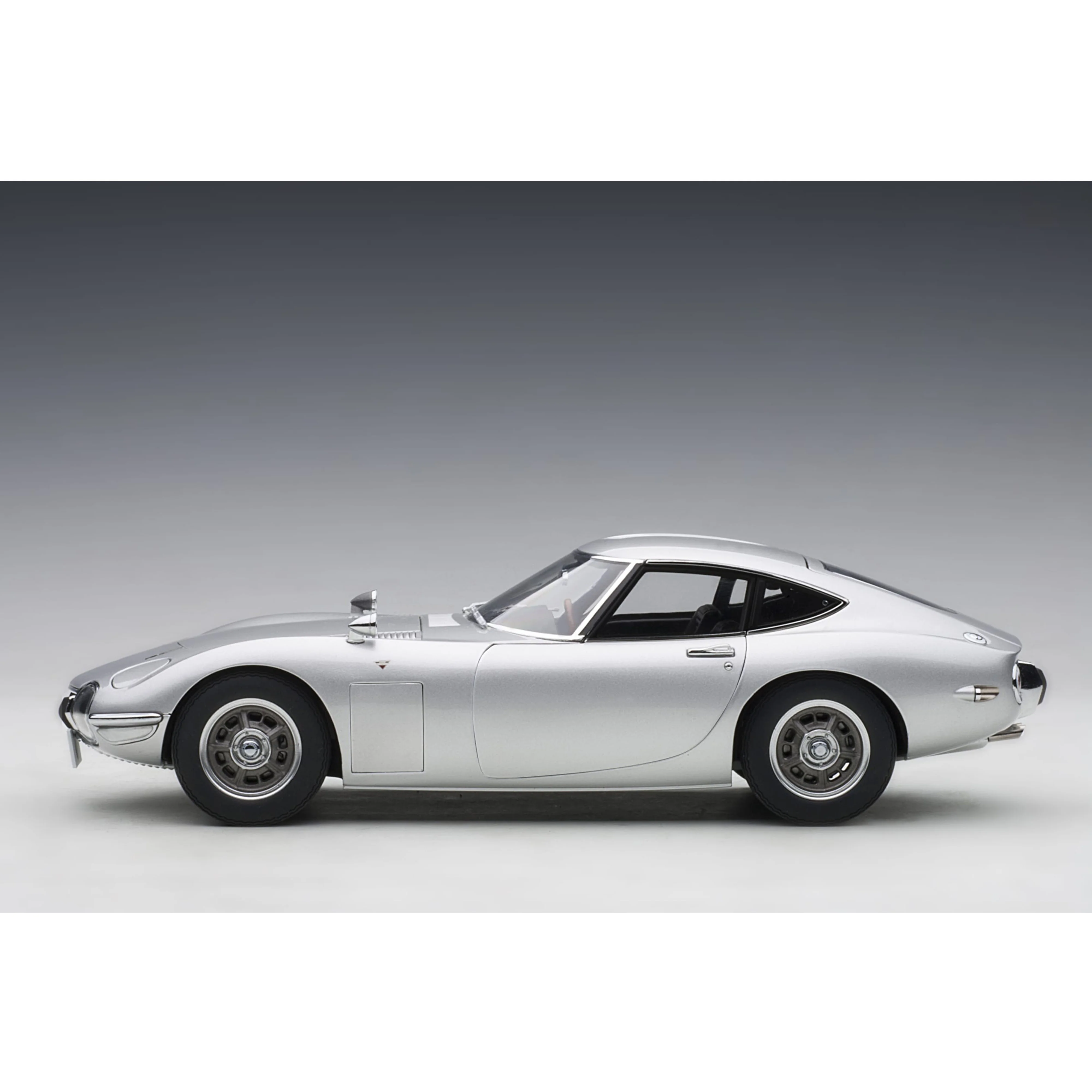 Toyota 2000GT Coupé 1965 Argent 1/18 - Image 4