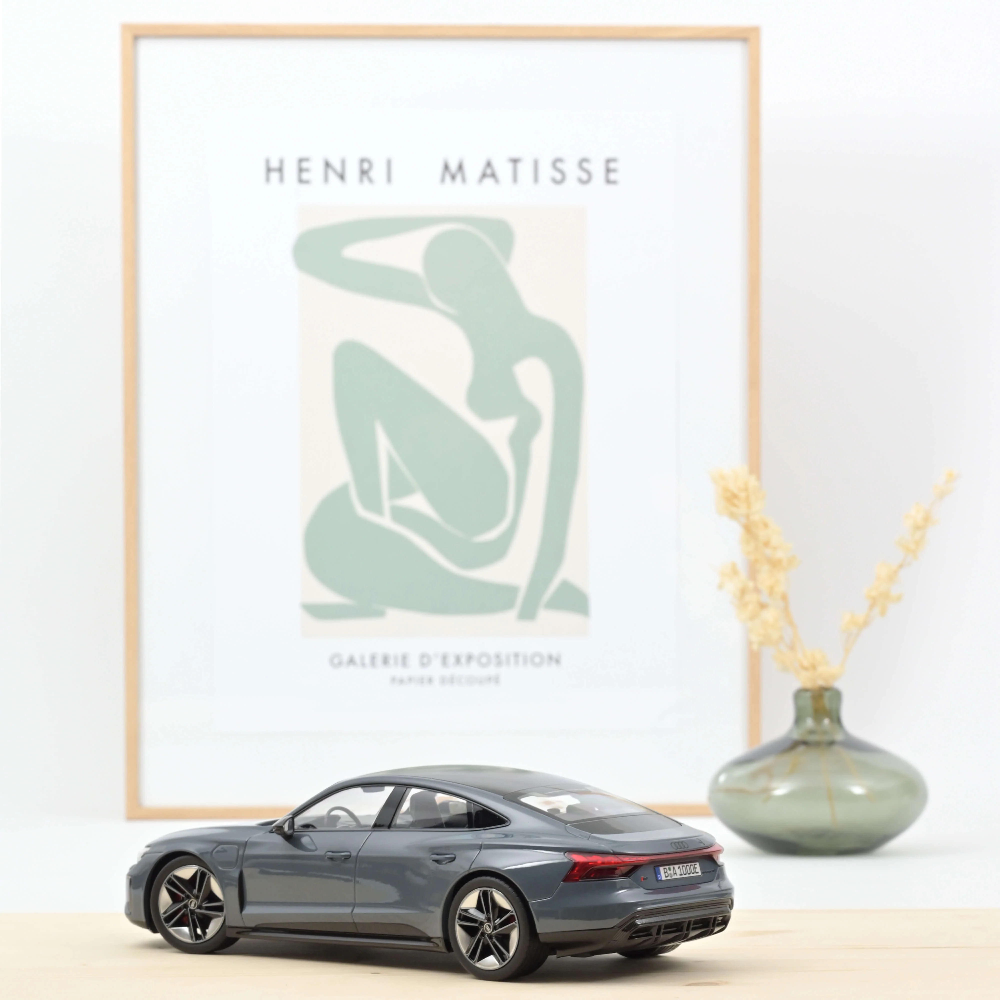 Audi RS e-tron GT 2021 Gris métallisé 1/18 - 200pcs - Image 2