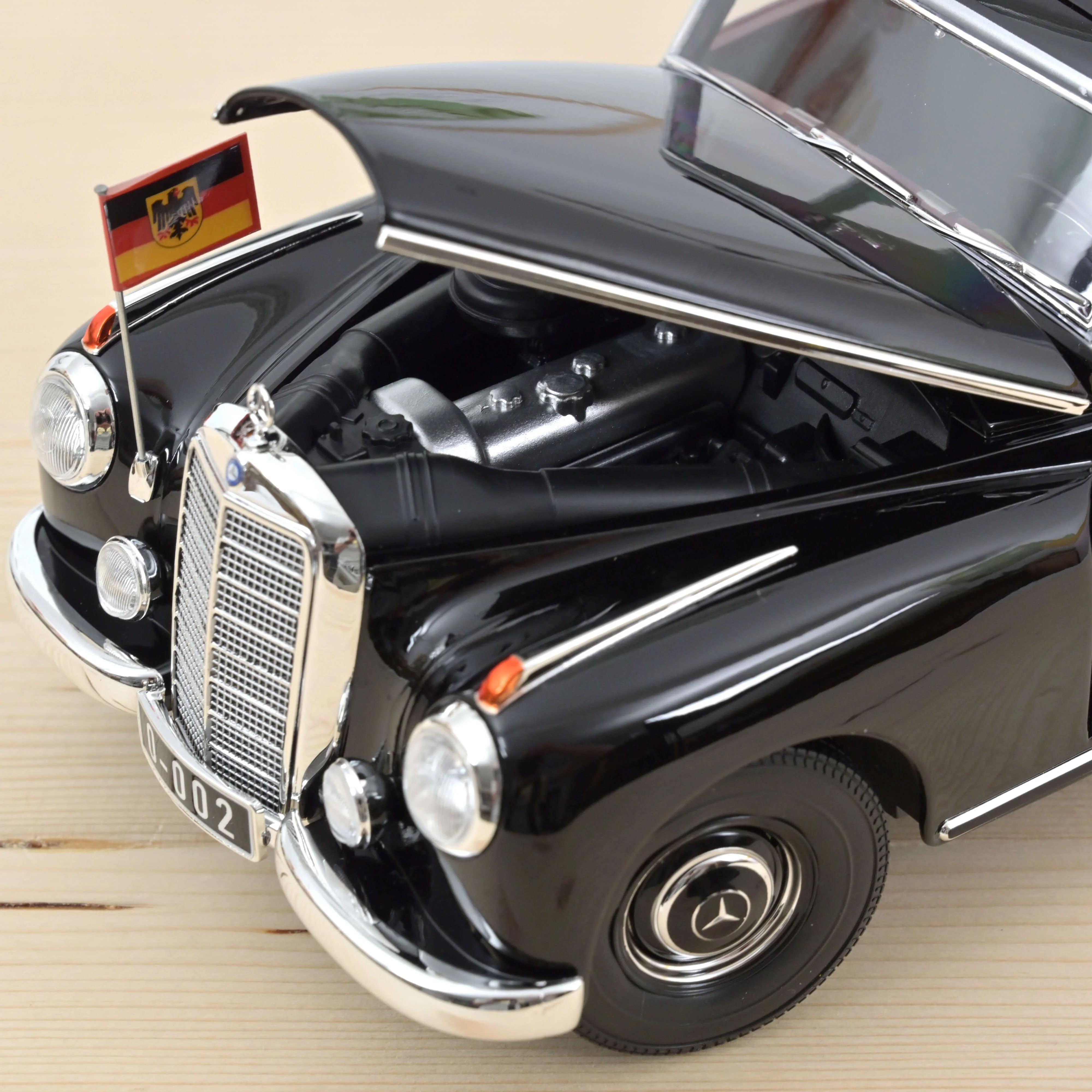Mercedes-Benz 300 1955 Konrad Adenauer 1/18 - Image 3