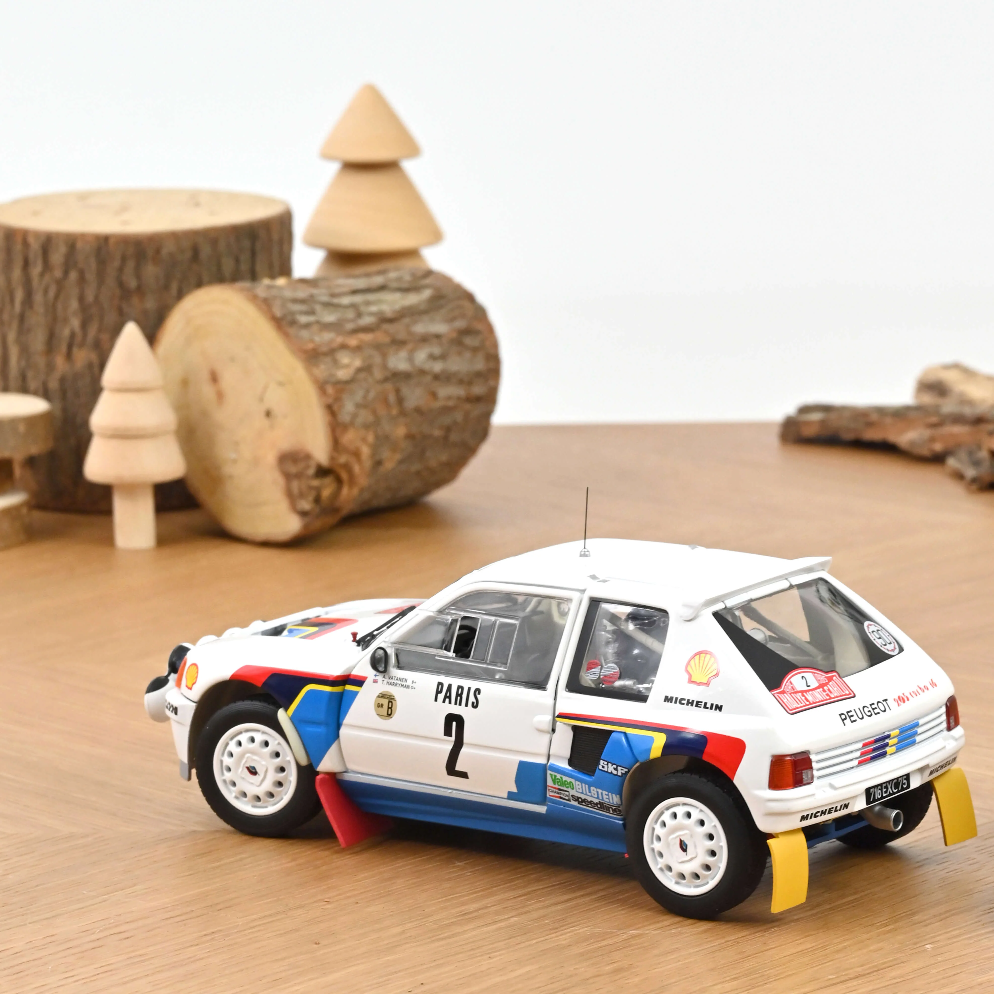 Peugeot 205 T16 1985 Rallye Monte-Carlo 2 Ari Vatanen 1/18 - Image 3