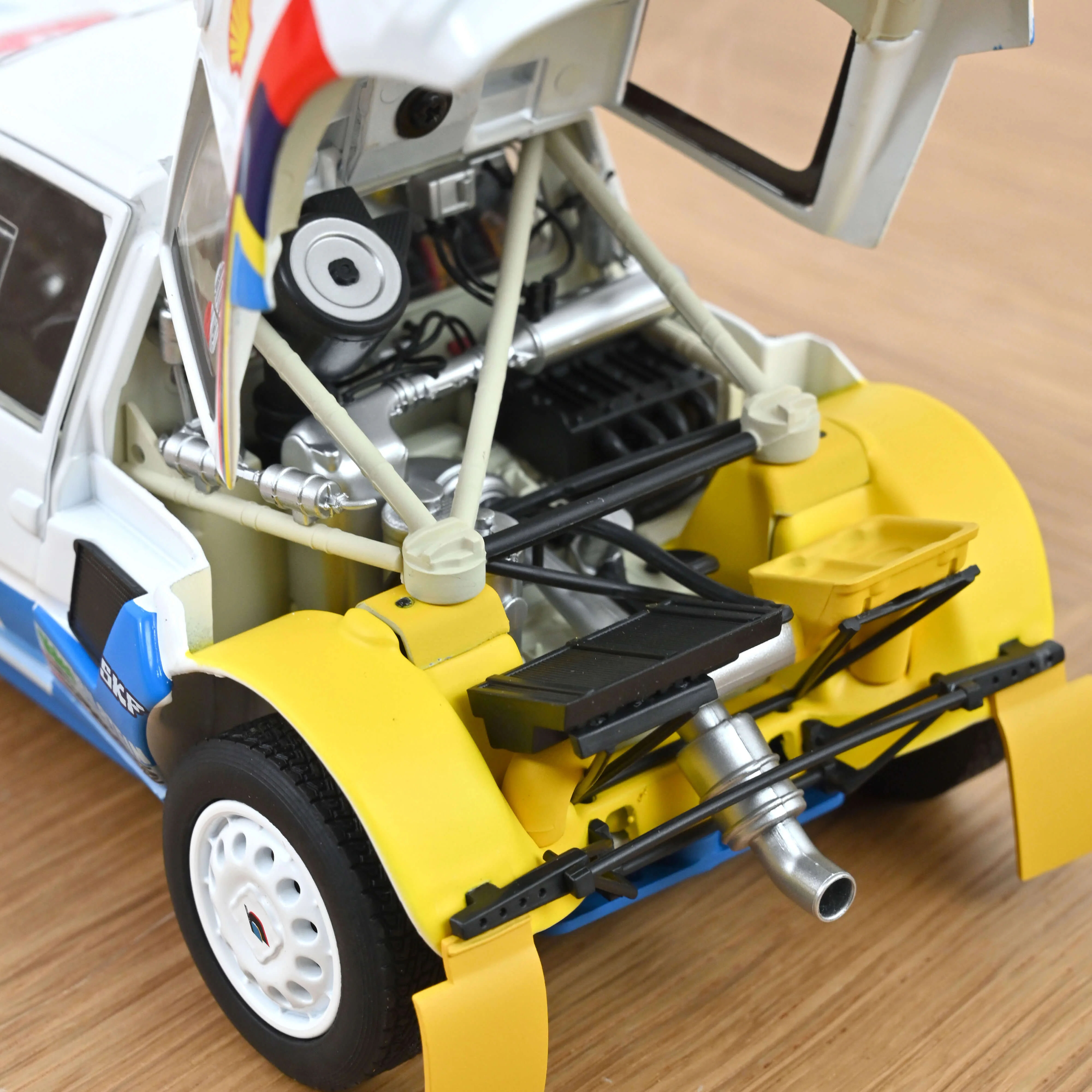 Peugeot 205 T16 1985 Rallye Monte-Carlo 2 Ari Vatanen 1/18 - Image 6