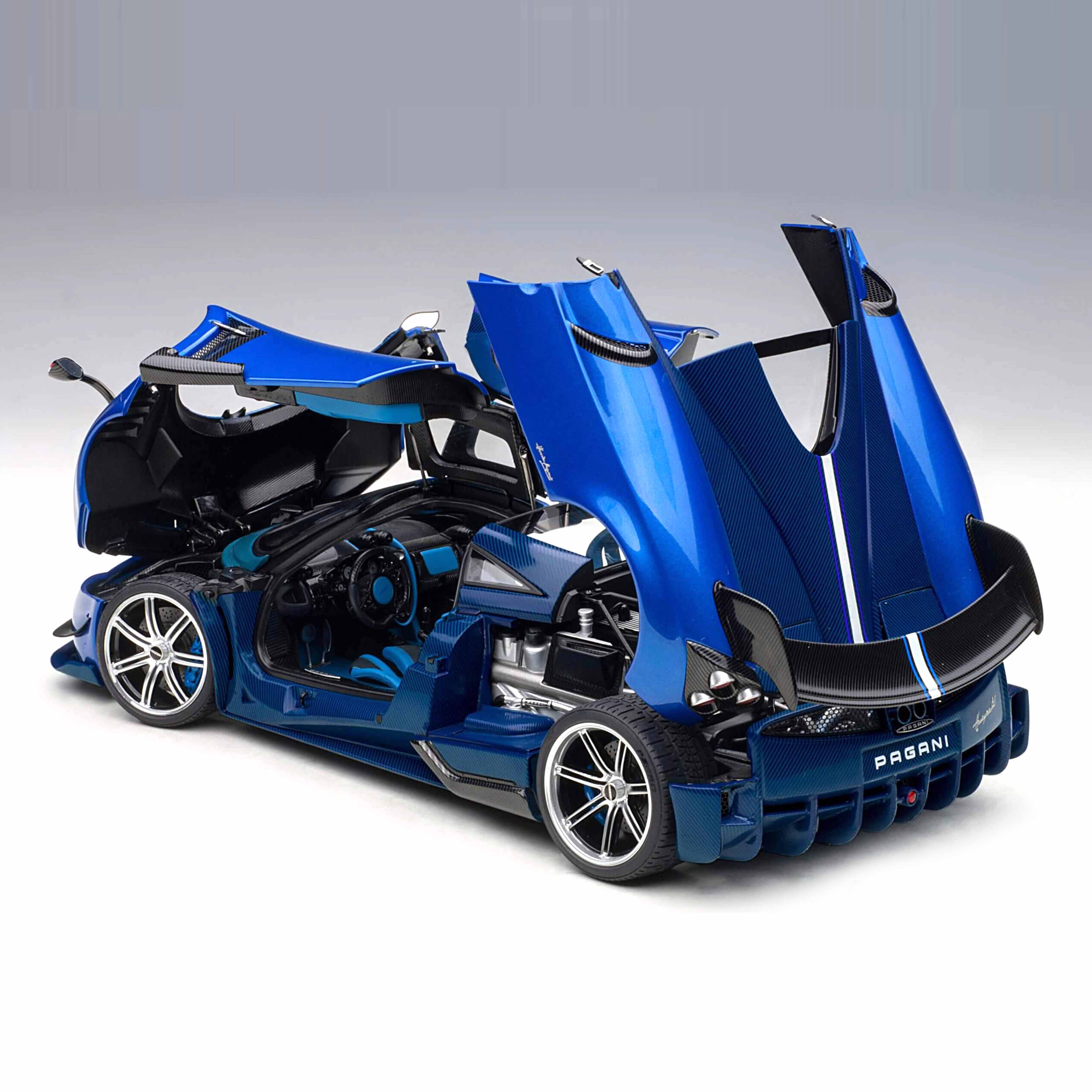 Pagani Huayra BC 2016 Bleu Carbone/Carbone 1/18 - Image 8