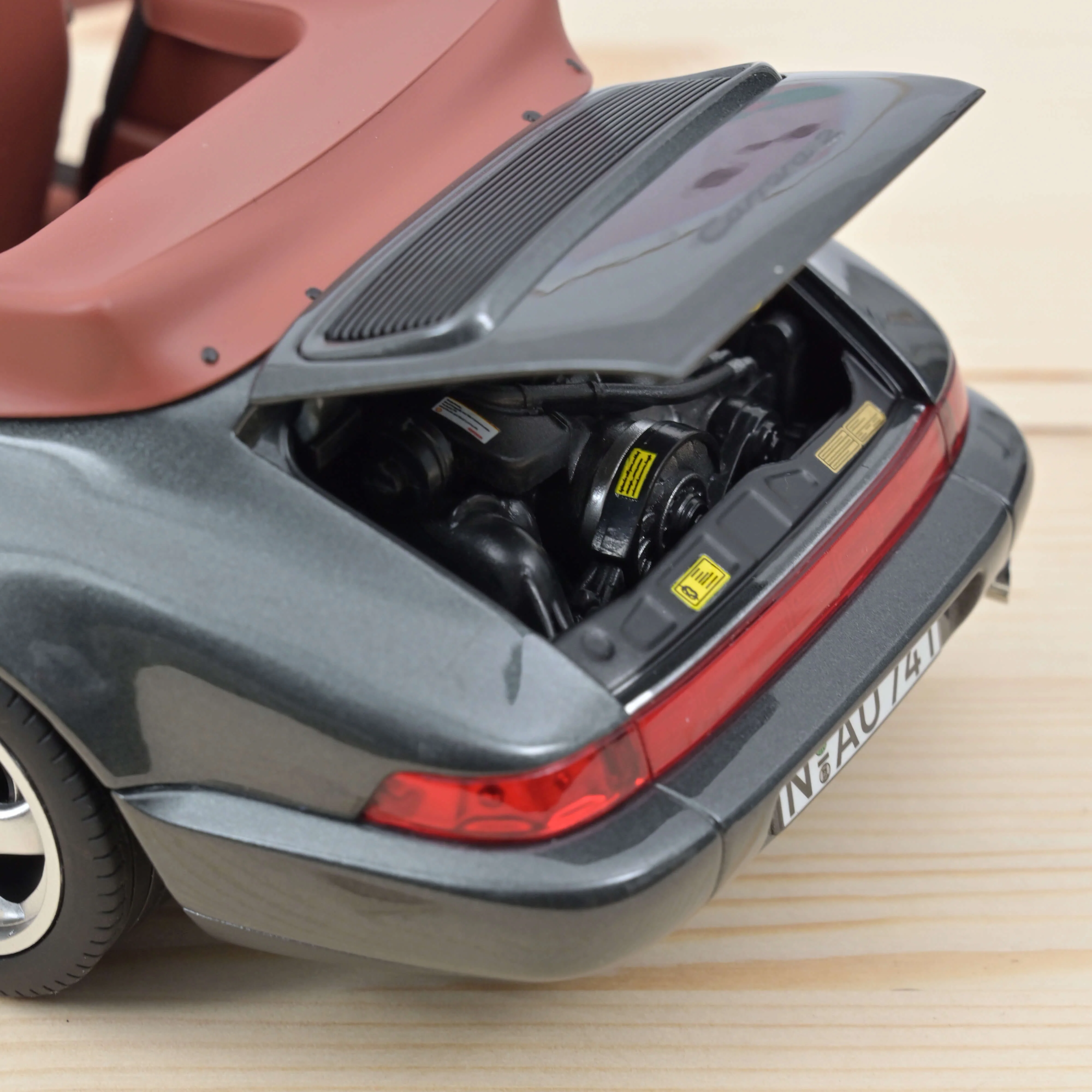 Porsche 911 Carrera 2 Cabriolet 1990 Gris métallisé 1/18 - 200pcs - Image 3