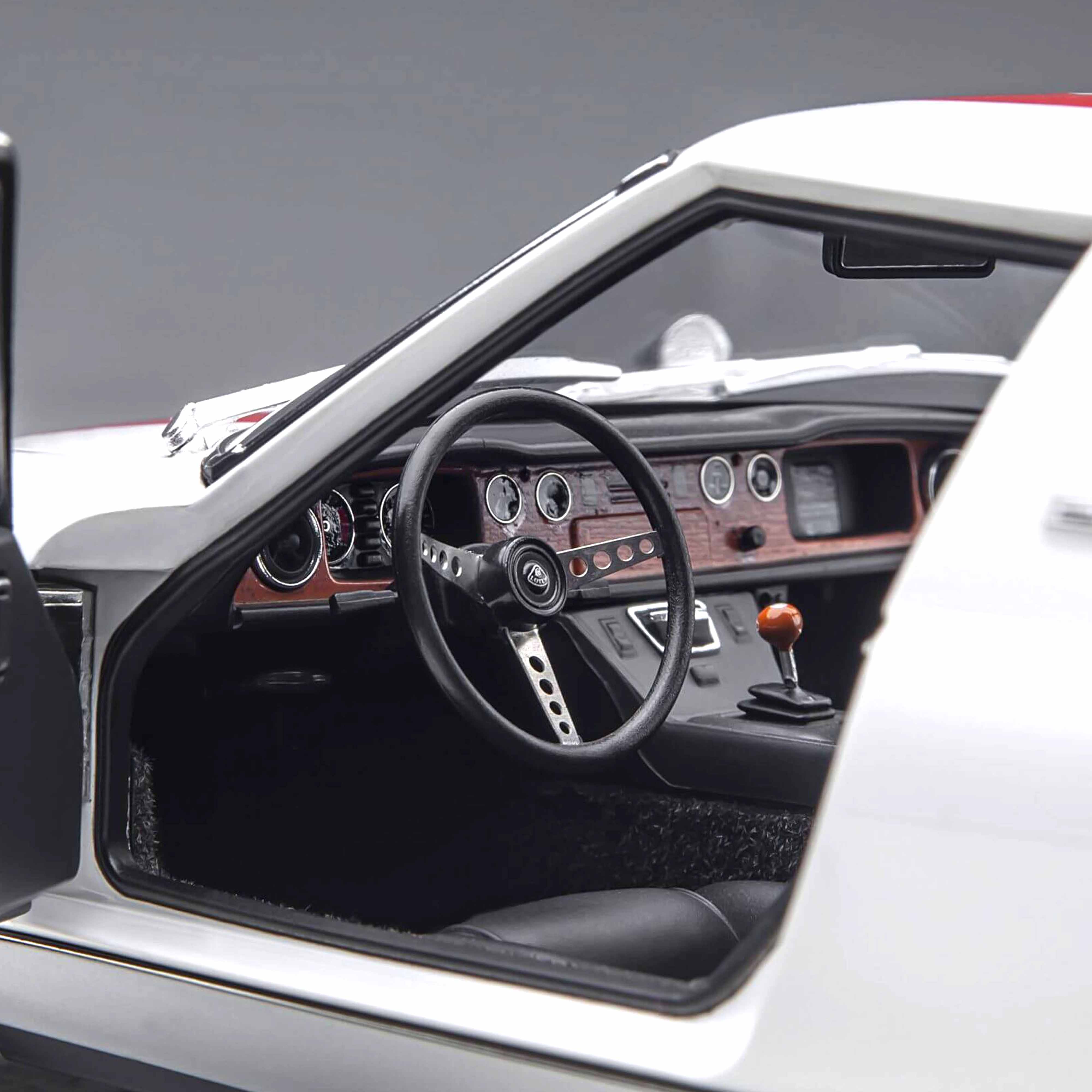 Lotus Europa Special THE CIRCUIT WOLF 1975-1979 1/18 - Image 5