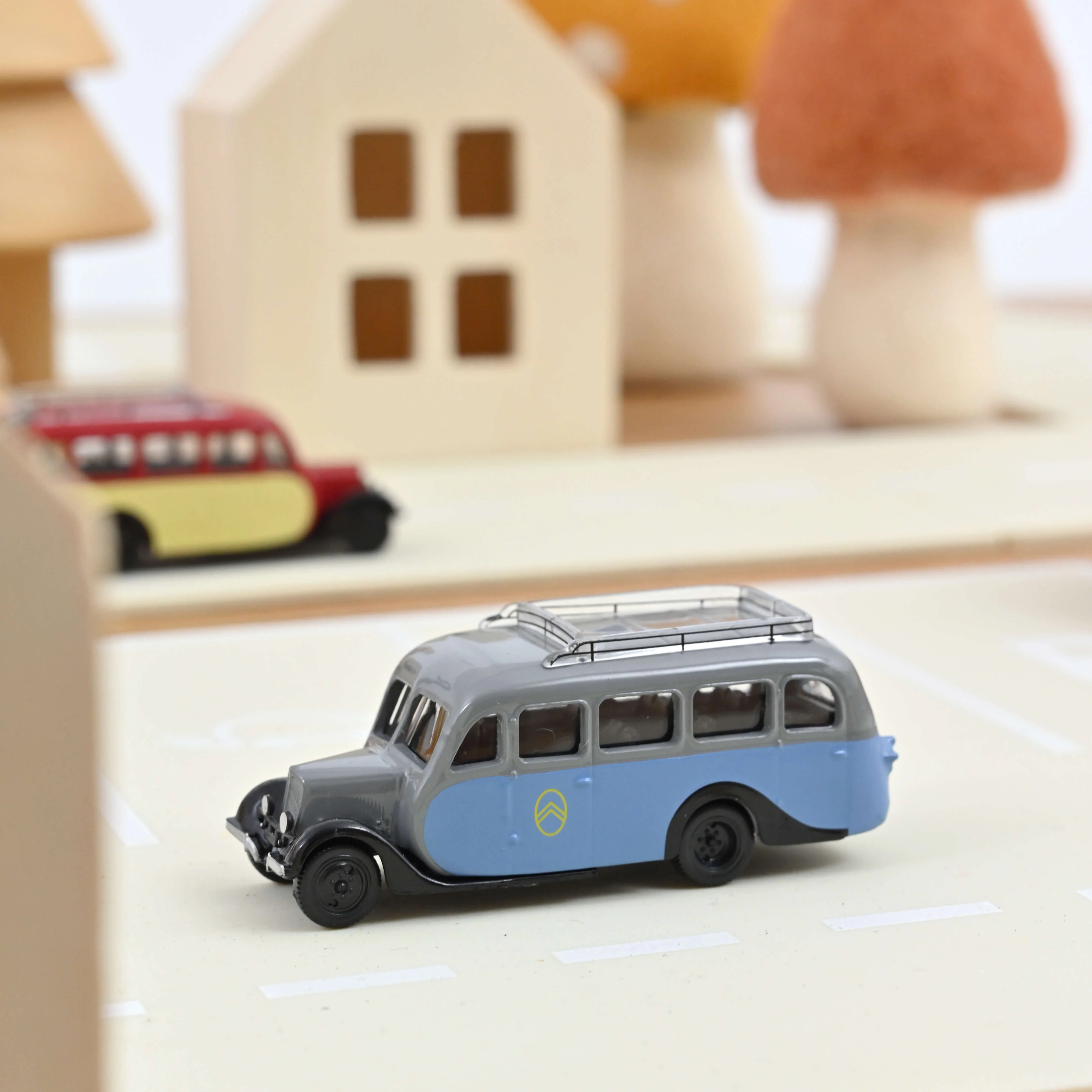 Miniature 1