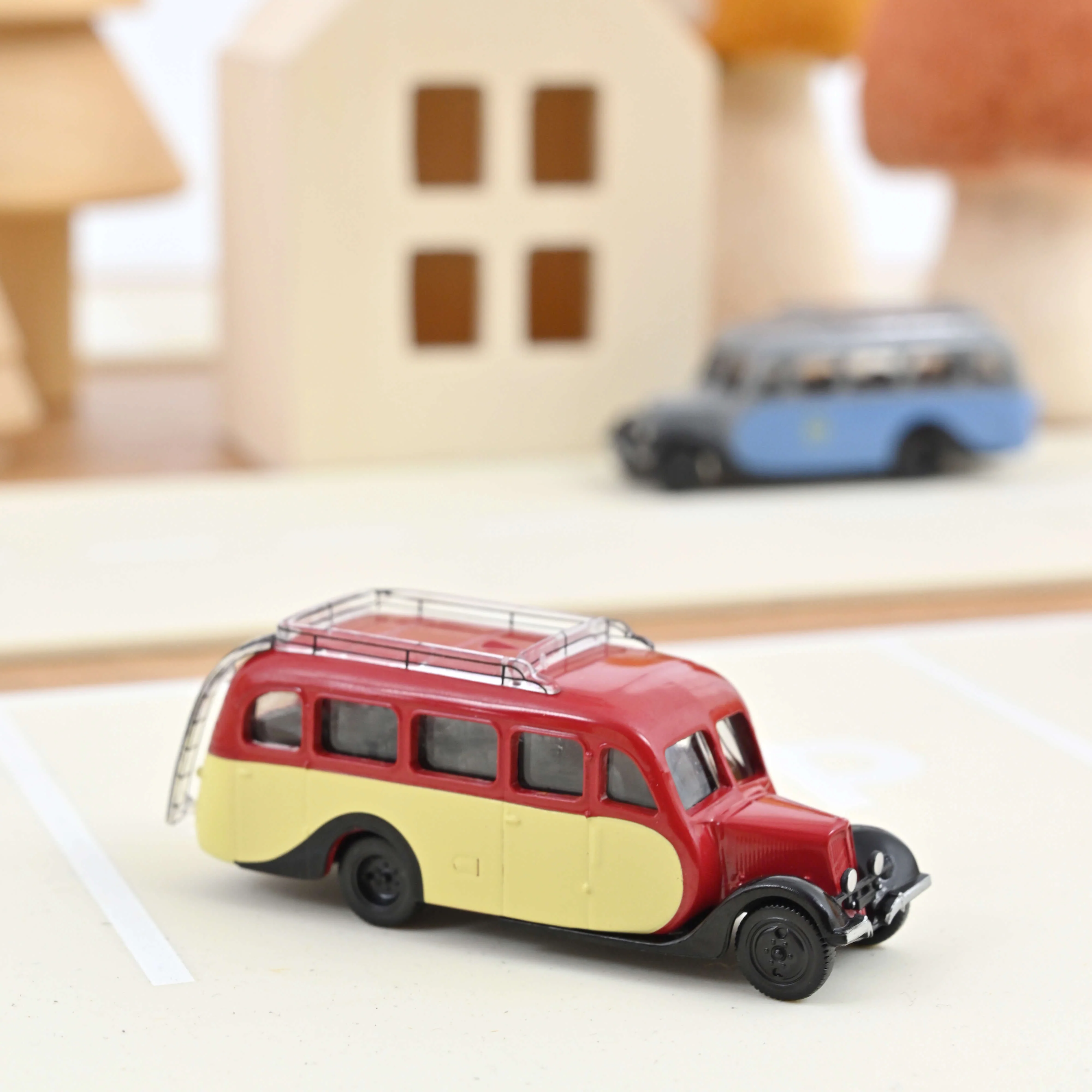 Miniature 1