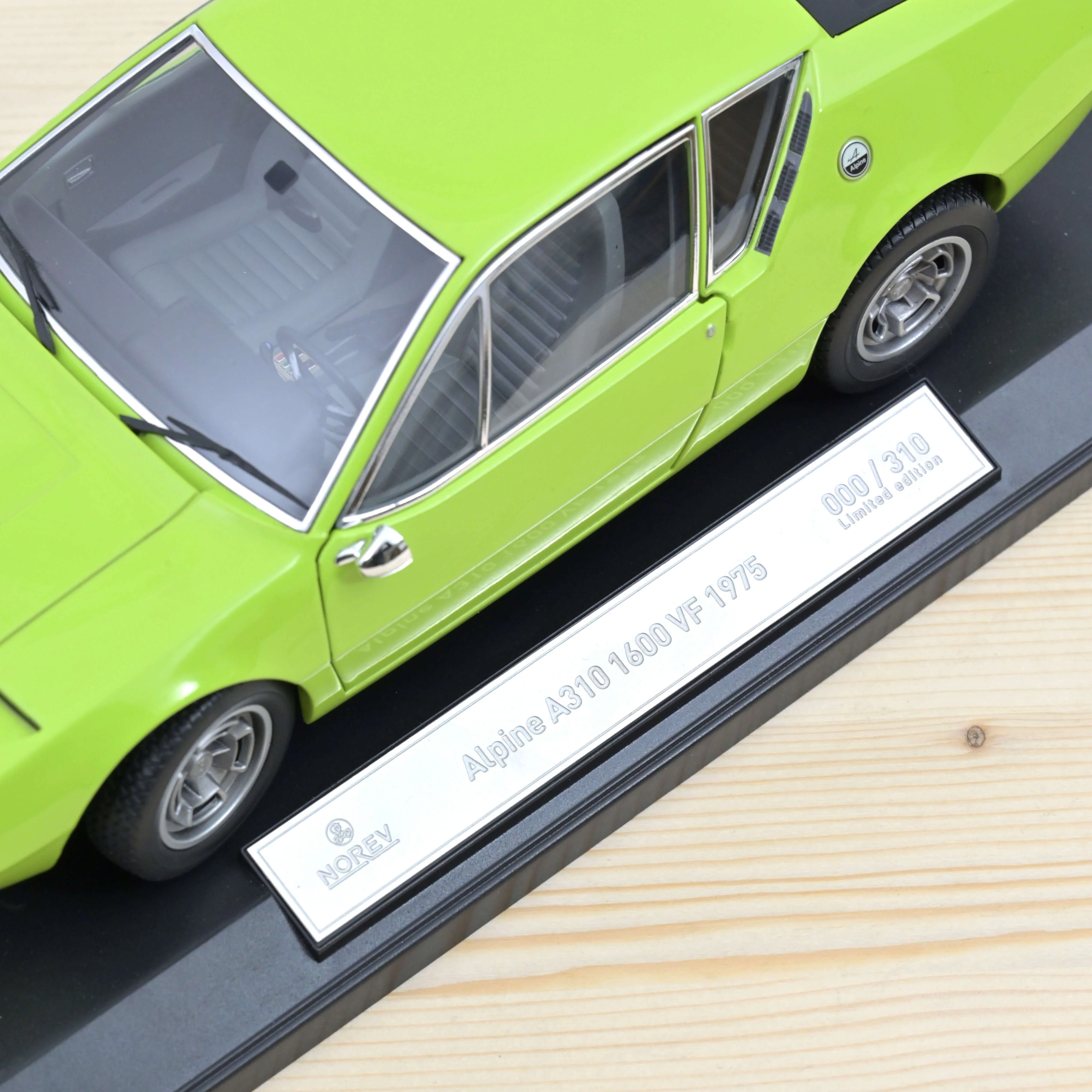 Alpine A310 1600 VF 1975 Vert Tilleul 1/18 - 310pcs - Image 4