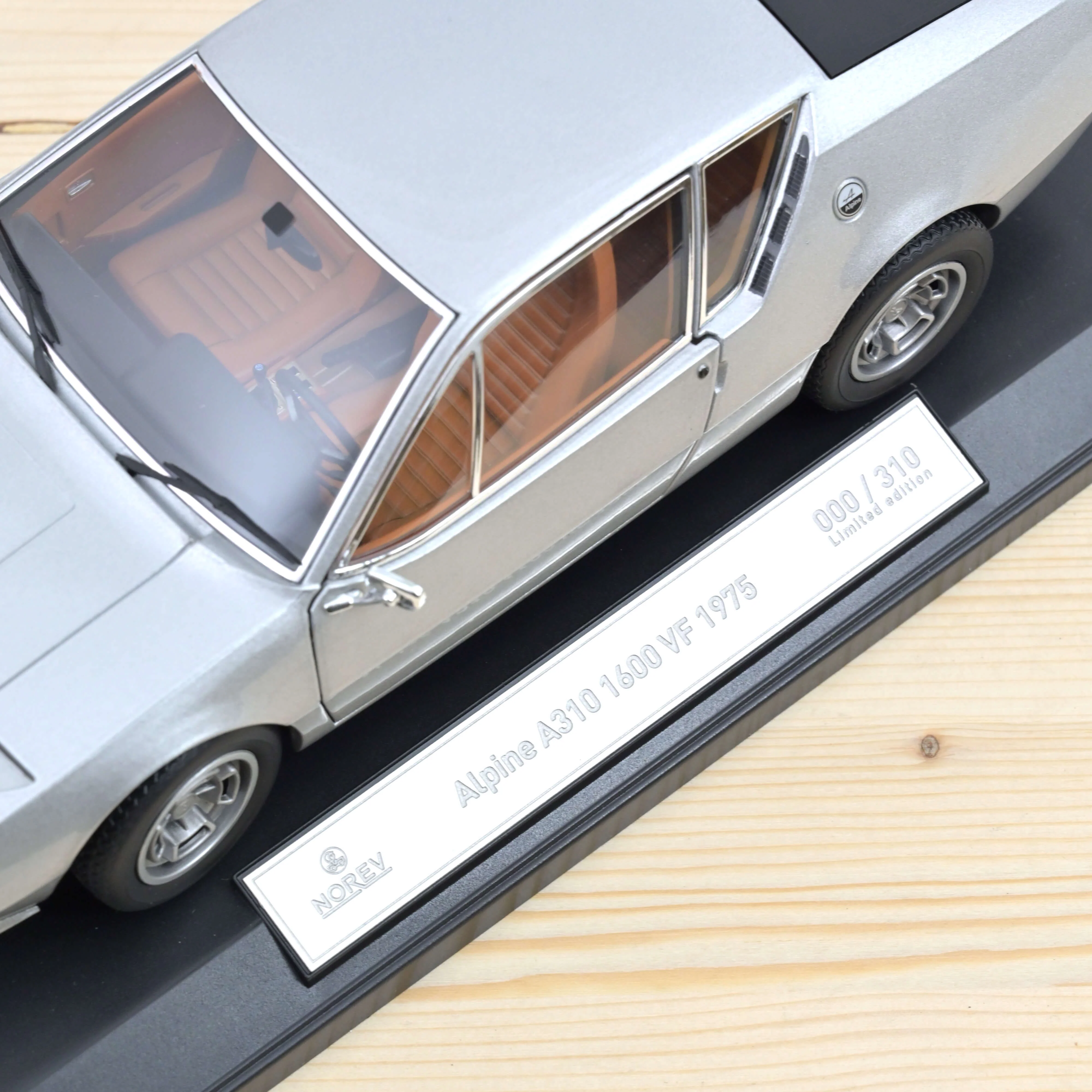 Alpine A310 1600 VF 1975 Argent 1/18 - 310pcs - Image 4