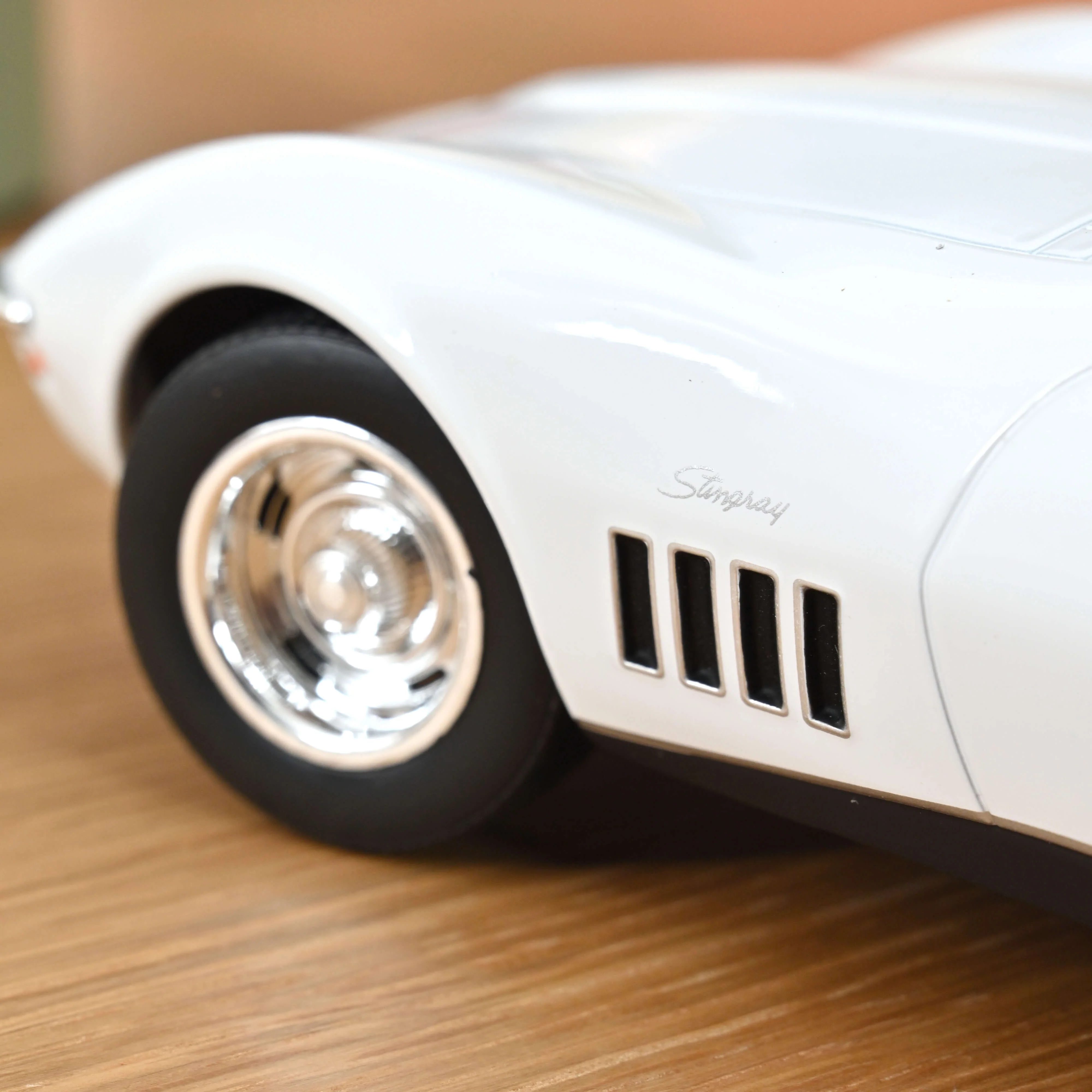Chevrolet Corvette Cabriolet 1969 Can Am Blanc 1/18 - Image 5