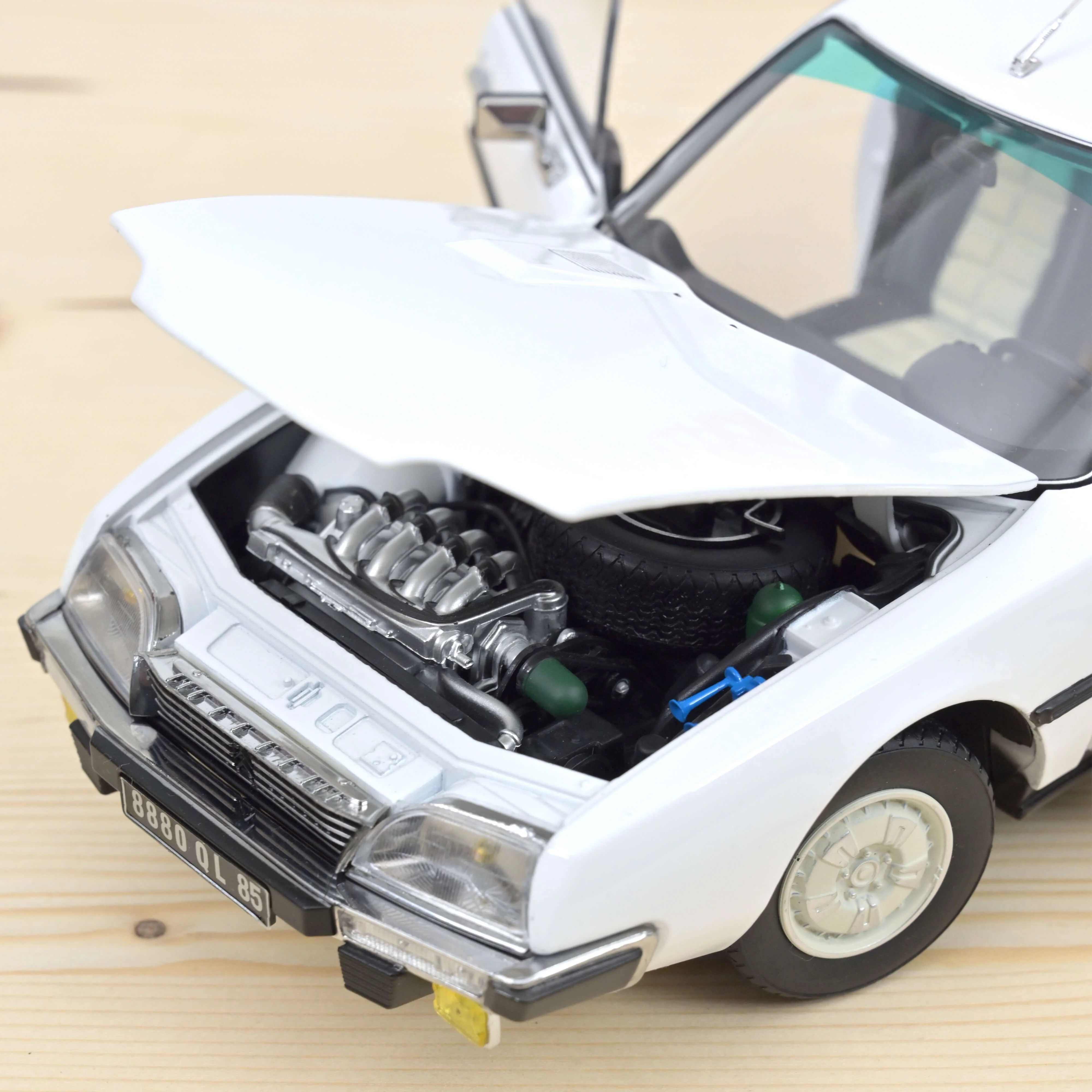 Citroën CX 2400 GTI 1977 Blanc 1/18 - 300pcs - Image 3
