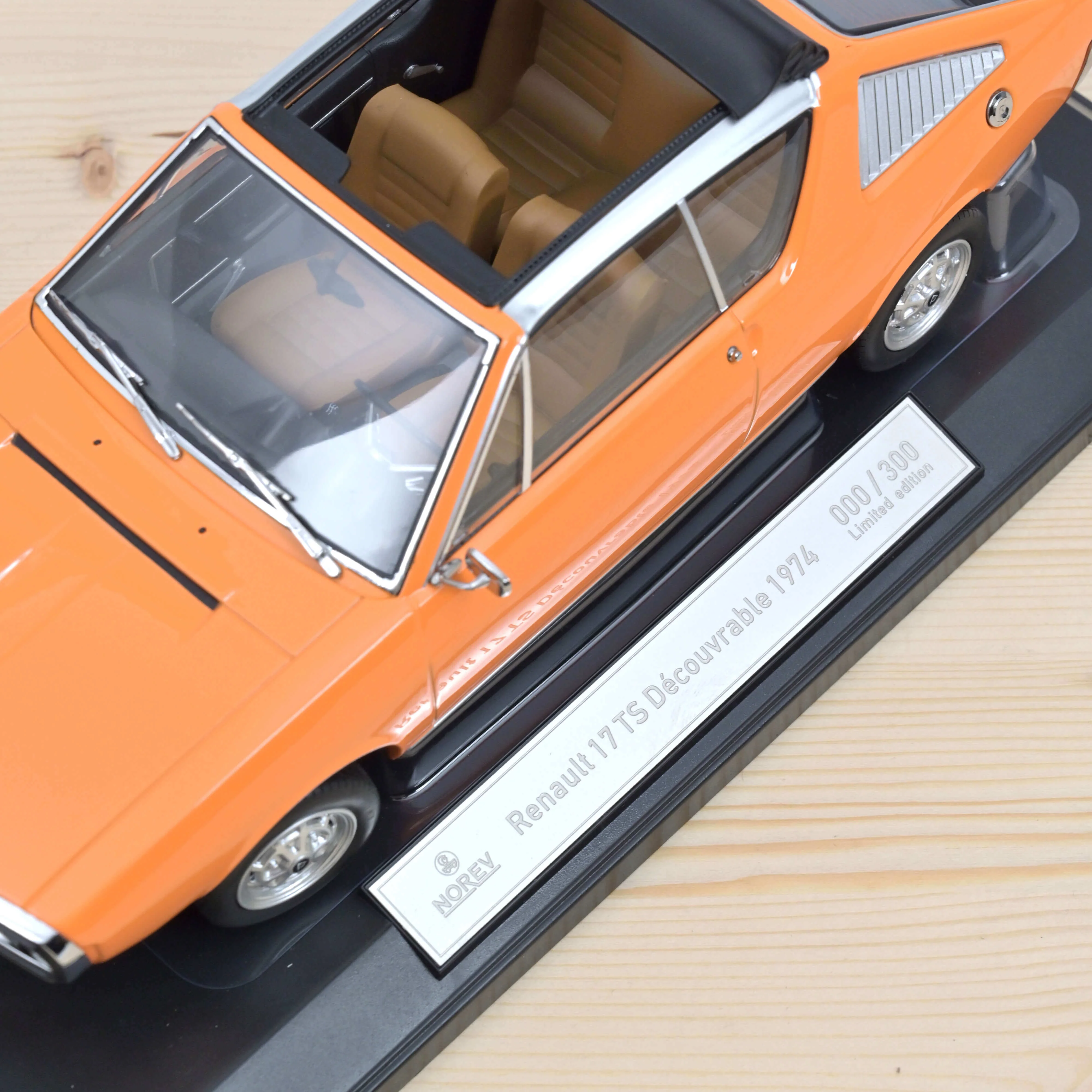 Renault 17 TS Découvrable 1974 Orange 1/18 - 300pcs - Image 3