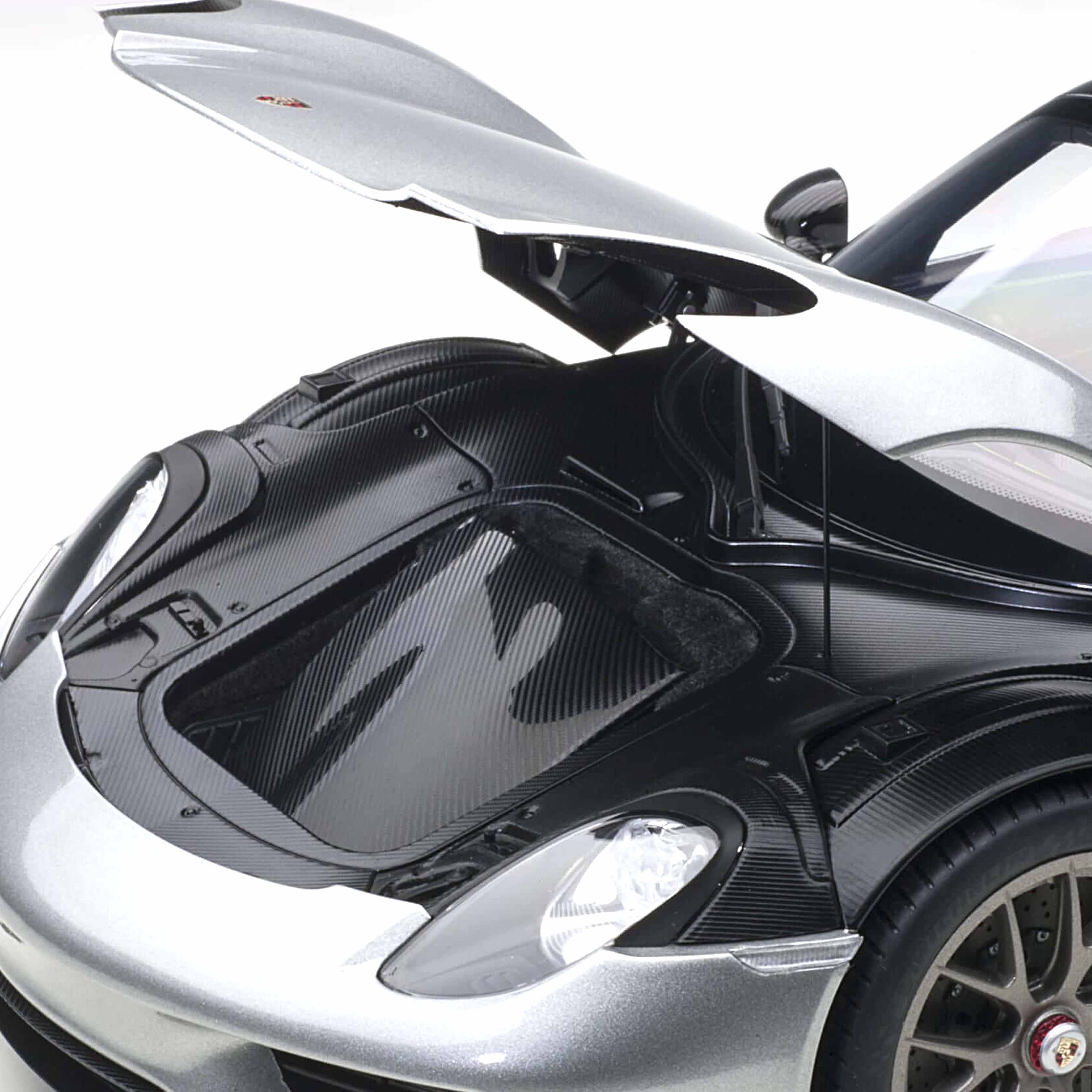 Porsche 918 Spyder Weissach Package GT Argent Métallique 1/12 - Image 6