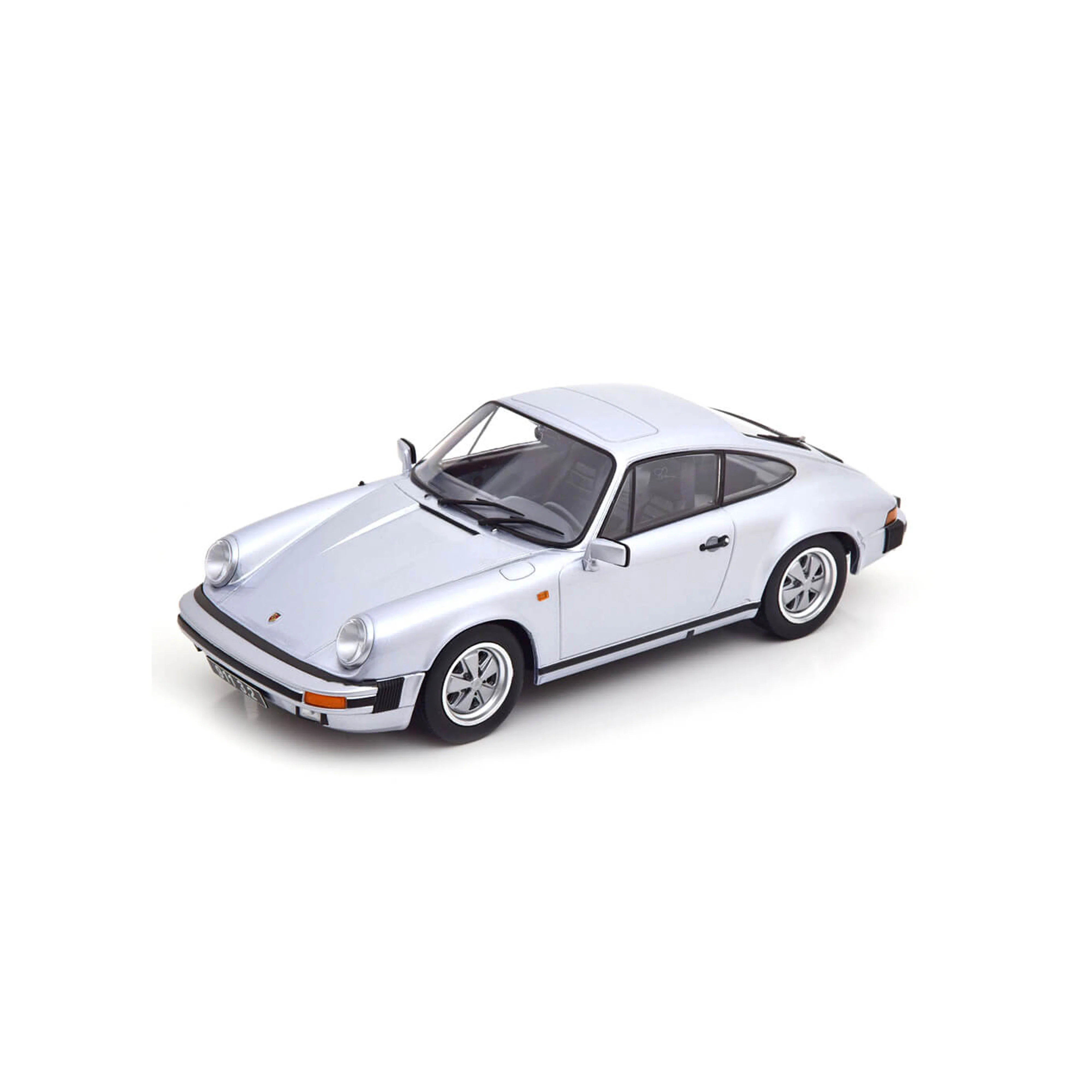 Porsche 911 Carrera 3.2 Coupe 911 1988 Gris argenté 1/18
