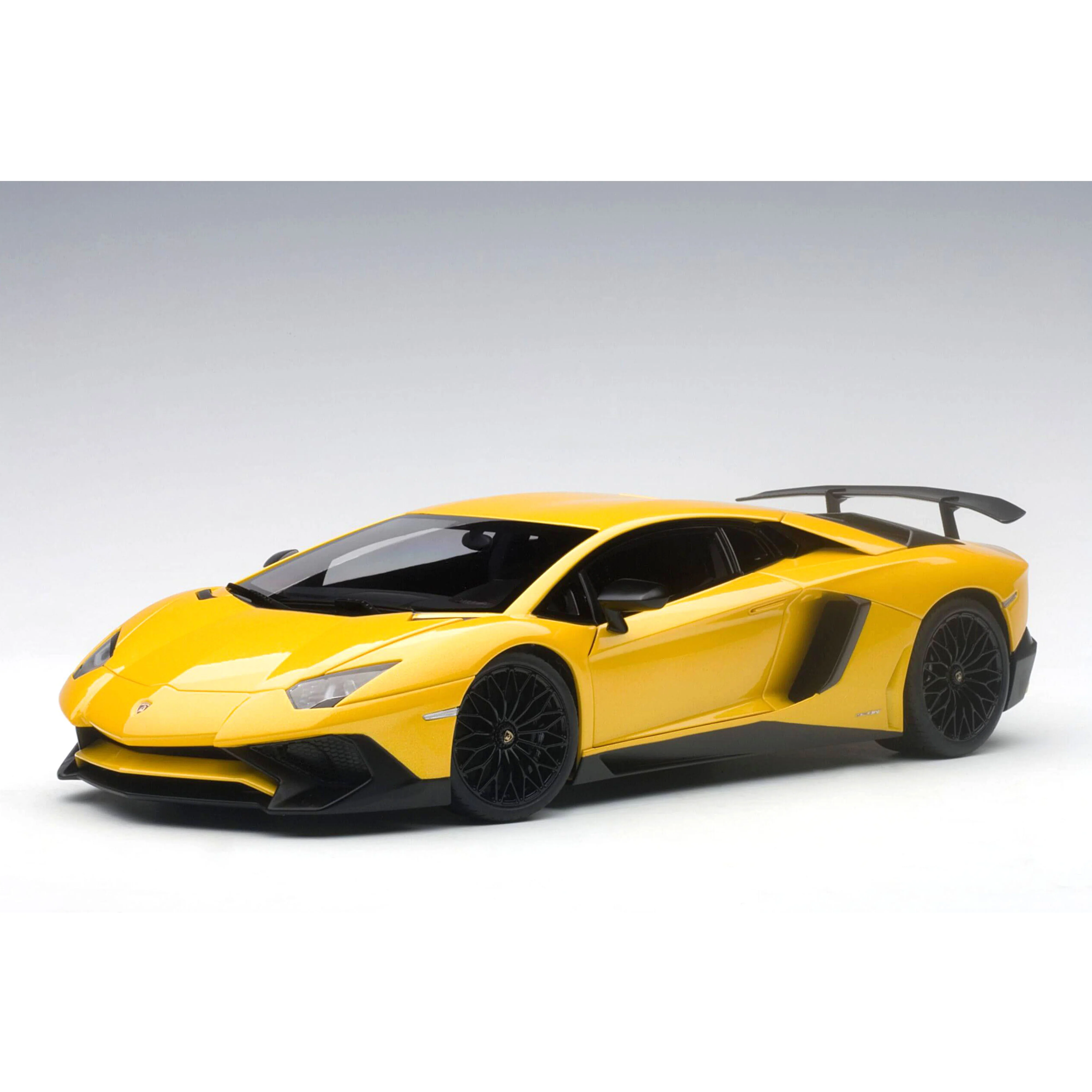 Lamborghini Aventador LP750-4 SV (Sans logo SV) Jaune 1/18