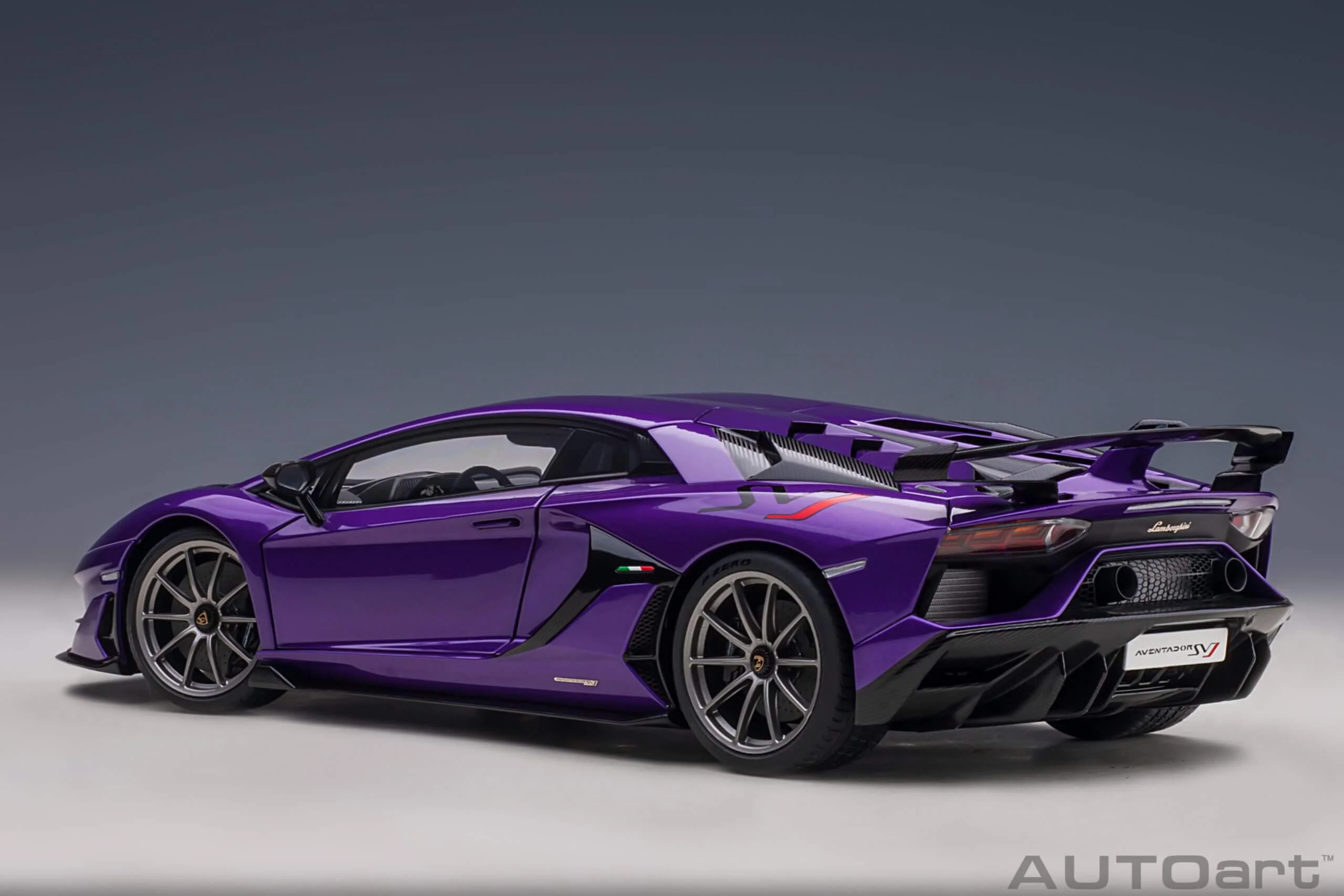 Lamborghini Aventador SVJ 2019 Violet perle 1/18 - Image 2