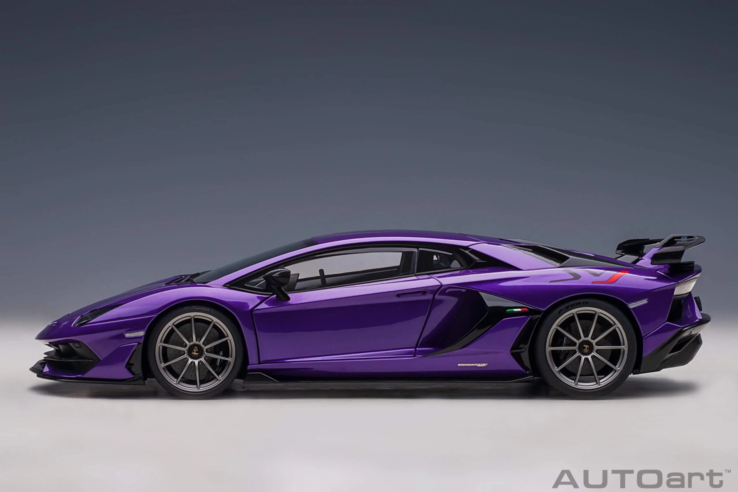 Lamborghini Aventador SVJ 2019 Violet perle 1/18 - Image 3