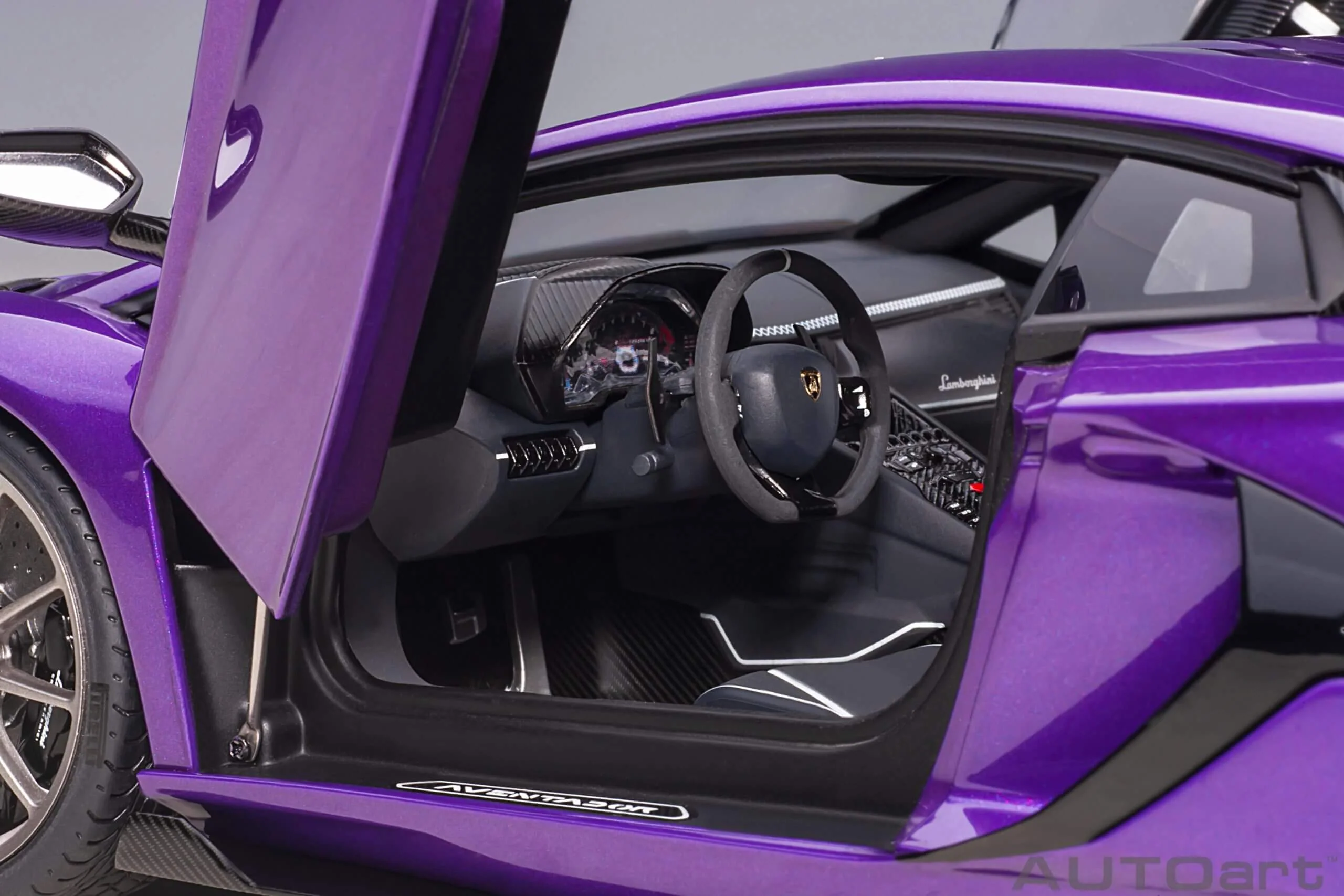 Lamborghini Aventador SVJ 2019 Violet perle 1/18 - Image 4