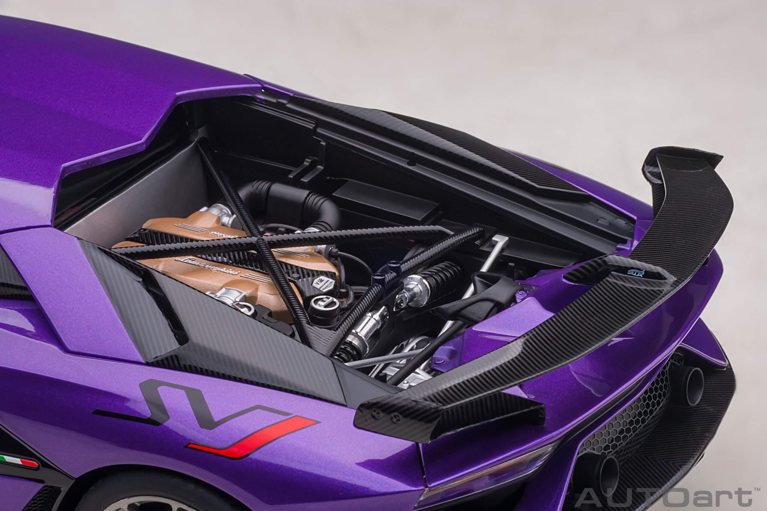Lamborghini Aventador SVJ 2019 Violet perle 1/18 - Image 6