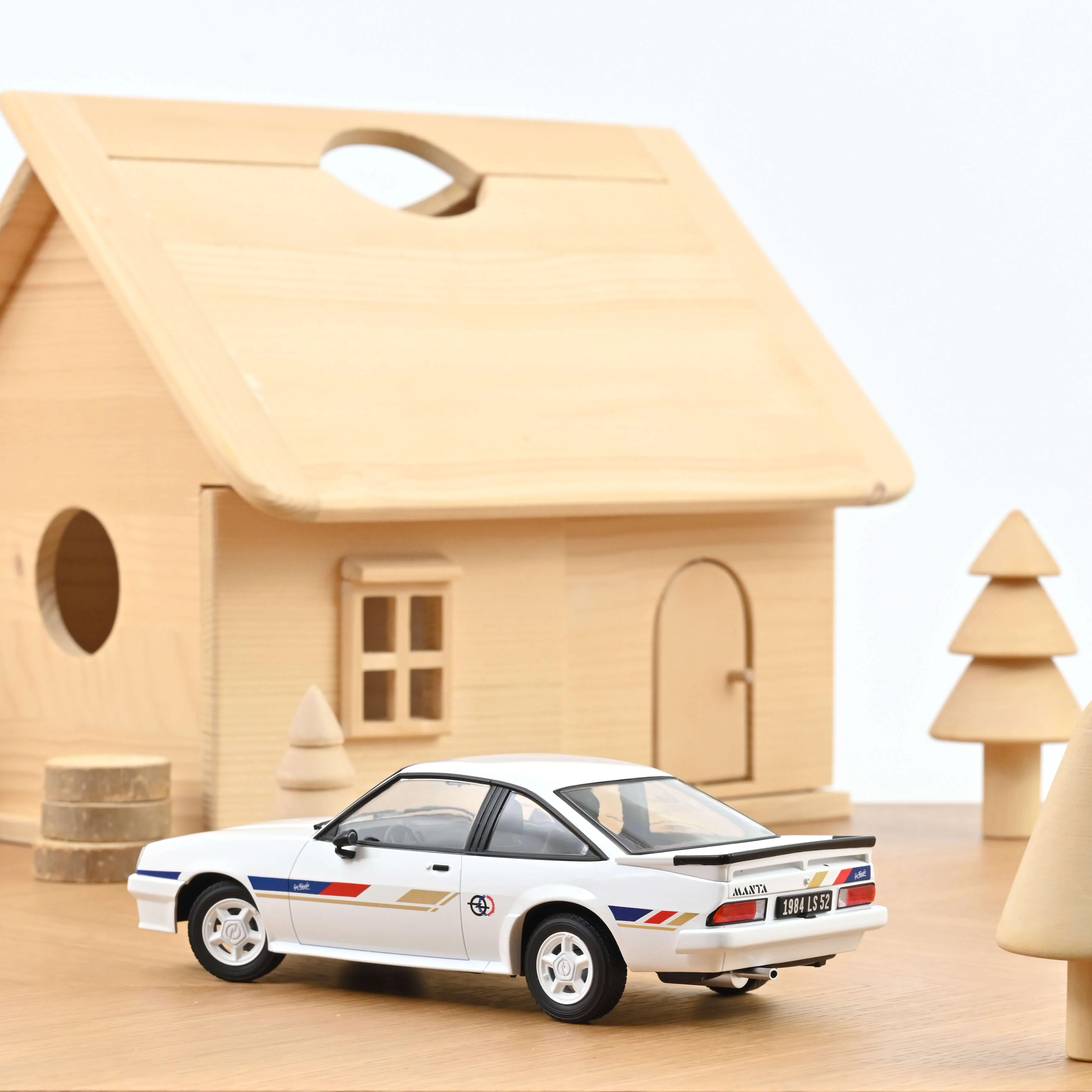 Opel Manta Guy Frequelin 1984 Blanc 1/18 - Image 2